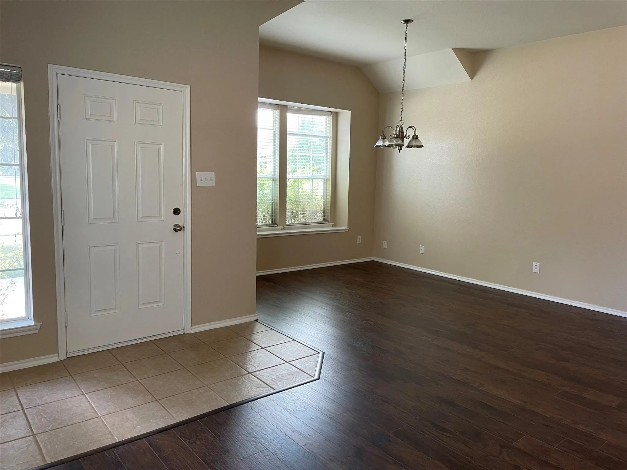 Single Family Residence For Rent in Denton County , 2808 Appaloosa Court, Little Elm, Texas 75068, 4 Bedroom, 2 Bathroom, 2 Garage spaces, 2,125 Sqft, built in 2007, mls#21328818, Real Estate Agent in Little Elm, Homes For Rent in Denton county, Homes For Rent in Little Elm, Realtor in Little Elm Texas, Real Estate Brokerage Independent Realty Texas, Luminita Cordes Realtor