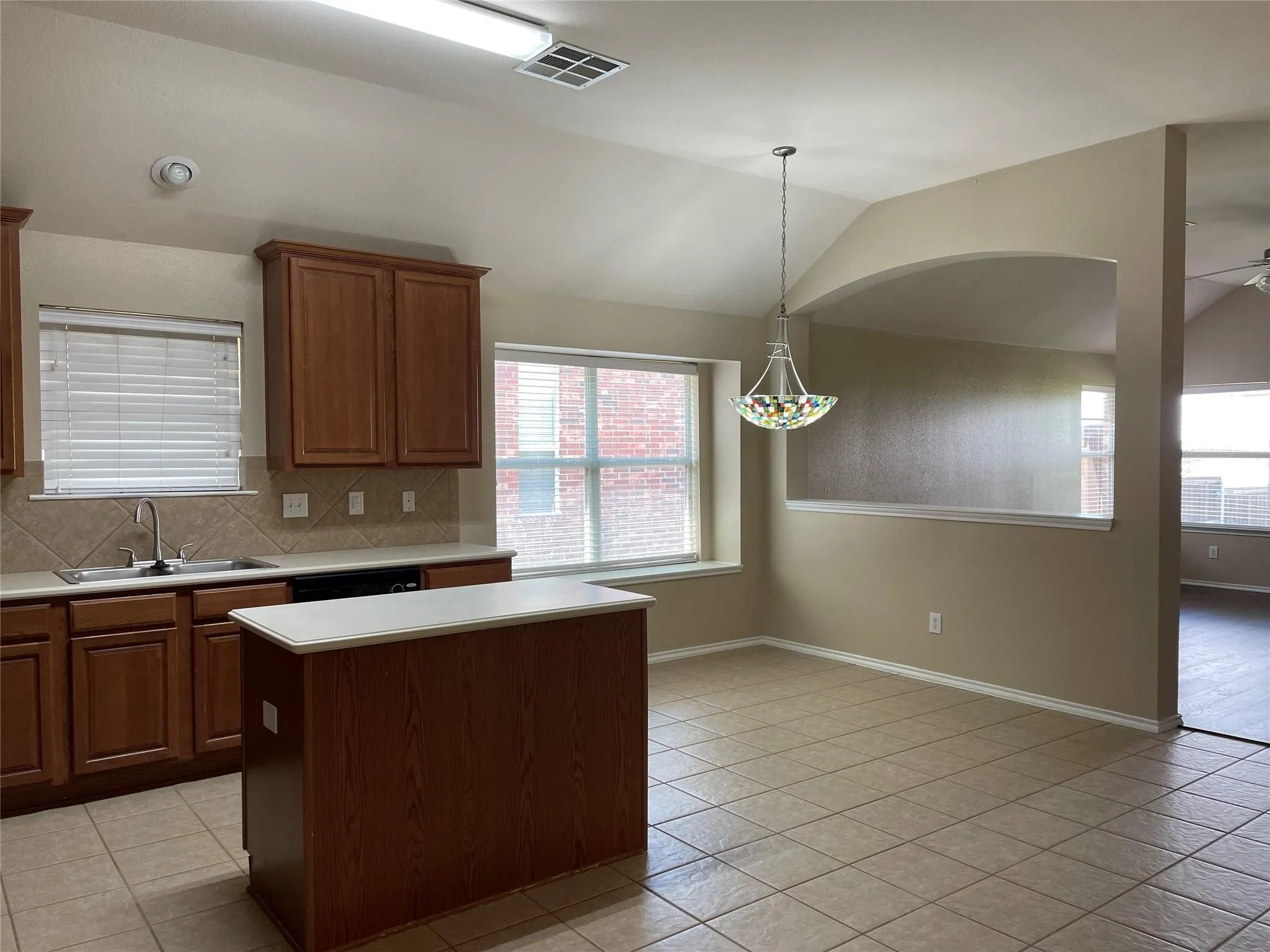 Single Family Residence For Rent in Denton County , 2808 Appaloosa Court, Little Elm, Texas 75068, 4 Bedroom, 2 Bathroom, 2 Garage spaces, 2,125 Sqft, built in 2007, mls#21328818, Real Estate Agent in Little Elm, Homes For Rent in Denton county, Homes For Rent in Little Elm, Realtor in Little Elm Texas, Real Estate Brokerage Independent Realty Texas, Luminita Cordes Realtor