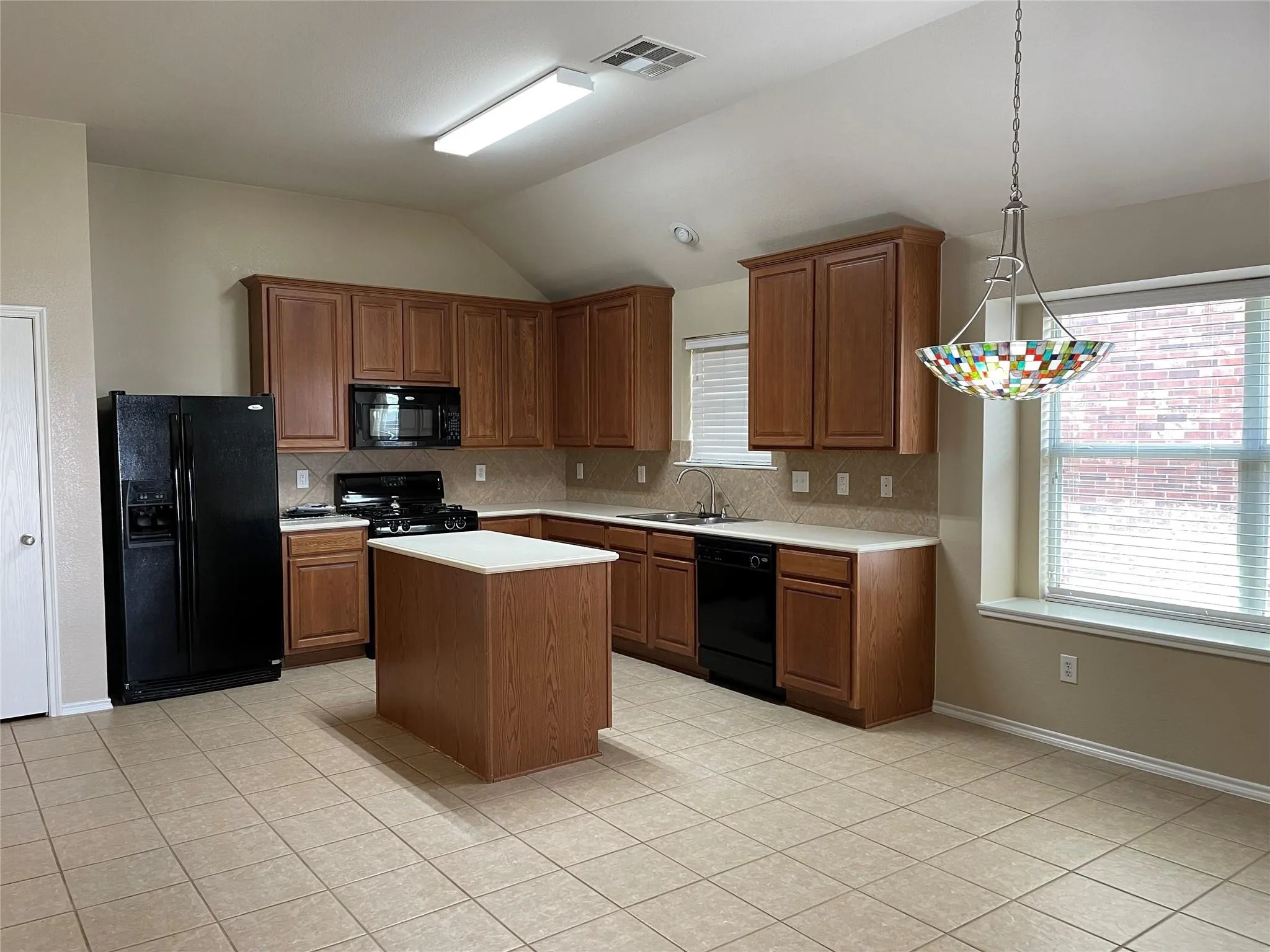 Single Family Residence For Rent in Denton County , 2808 Appaloosa Court, Little Elm, Texas 75068, 4 Bedroom, 2 Bathroom, 2 Garage spaces, 2,125 Sqft, built in 2007, mls#21328818, Real Estate Agent in Little Elm, Homes For Rent in Denton county, Homes For Rent in Little Elm, Realtor in Little Elm Texas, Real Estate Brokerage Independent Realty Texas, Luminita Cordes Realtor