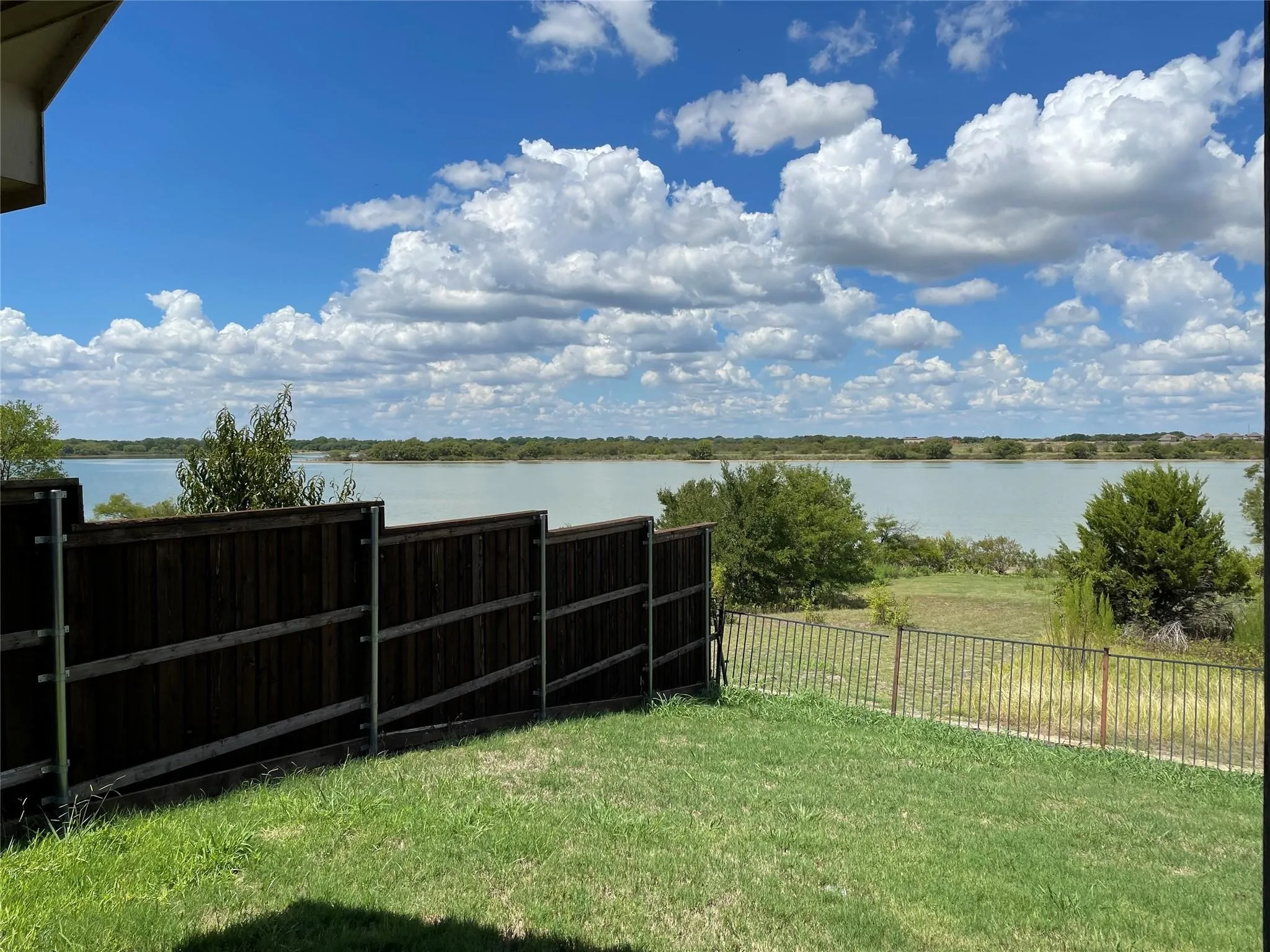 Single Family Residence For Rent in Denton County , 2808 Appaloosa Court, Little Elm, Texas 75068, 4 Bedroom, 2 Bathroom, 2 Garage spaces, 2,125 Sqft, built in 2007, mls#21328818, Real Estate Agent in Little Elm, Homes For Rent in Denton county, Homes For Rent in Little Elm, Realtor in Little Elm Texas, Real Estate Brokerage Independent Realty Texas, Luminita Cordes Realtor