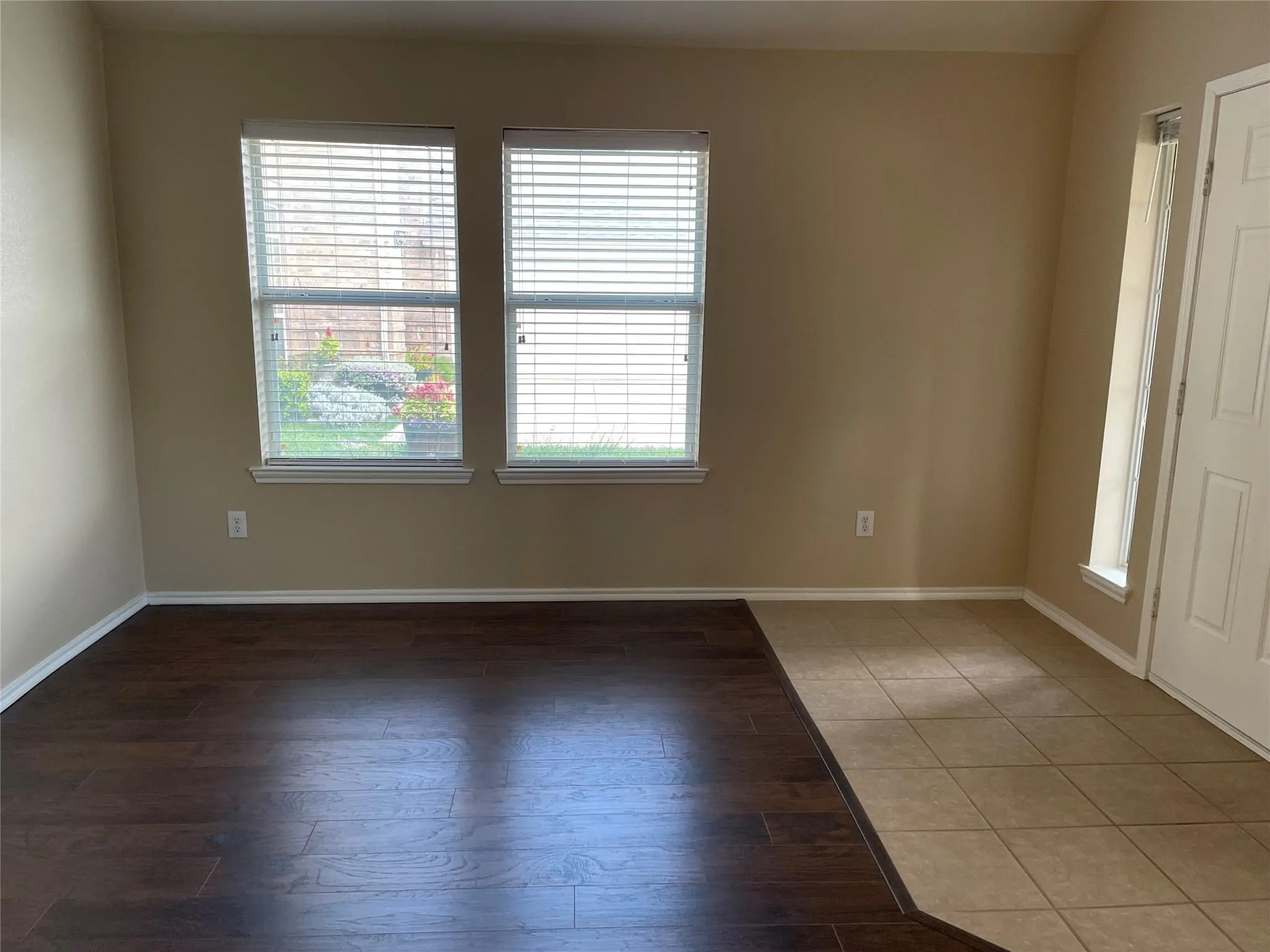 Single Family Residence For Rent in Denton County , 2808 Appaloosa Court, Little Elm, Texas 75068, 4 Bedroom, 2 Bathroom, 2 Garage spaces, 2,125 Sqft, built in 2007, mls#21328818, Real Estate Agent in Little Elm, Homes For Rent in Denton county, Homes For Rent in Little Elm, Realtor in Little Elm Texas, Real Estate Brokerage Independent Realty Texas, Luminita Cordes Realtor