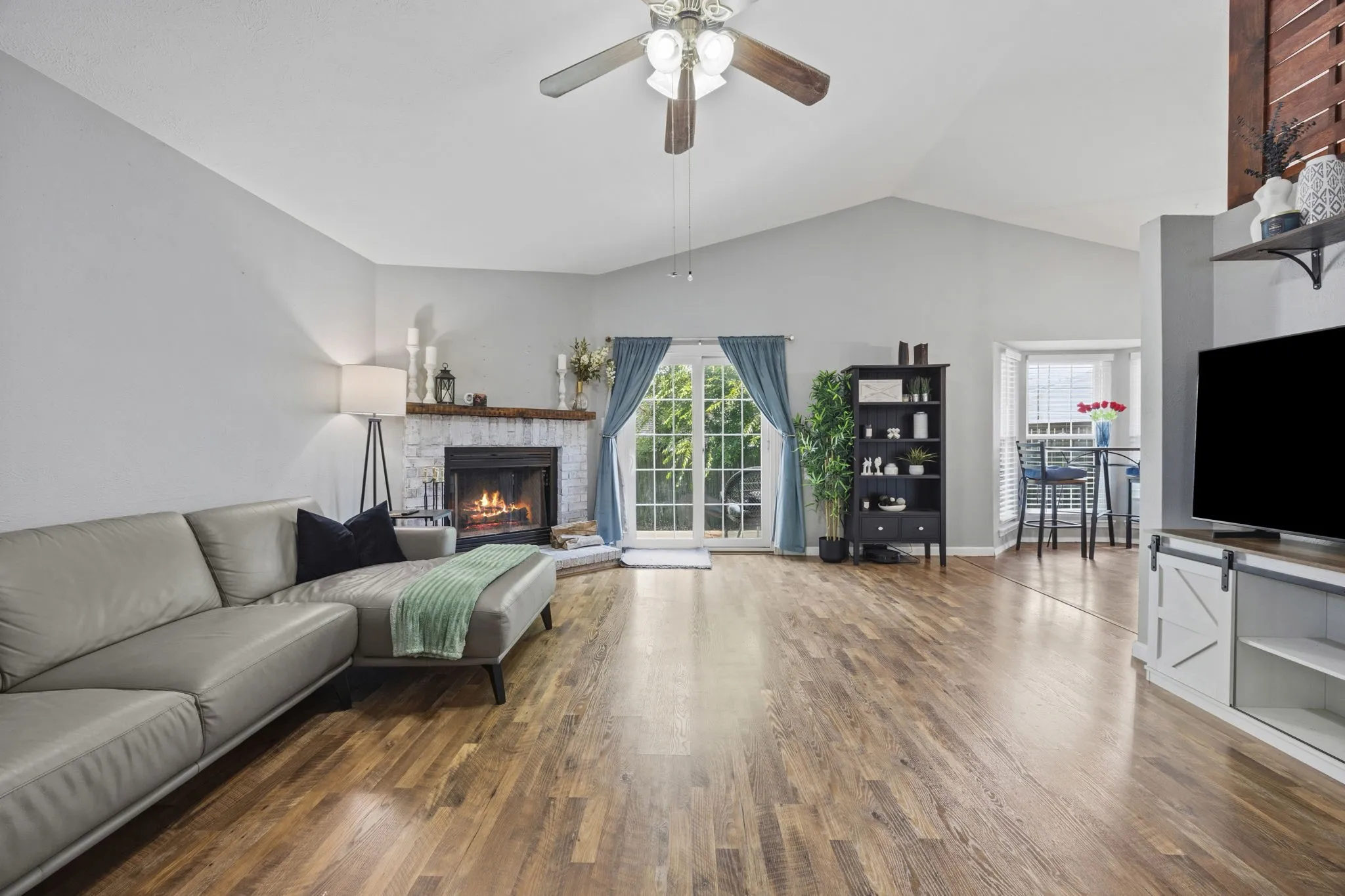 Single Family Residence For Sale in Collin County , 25 Brewster Court, Allen, Texas 75002, 3 Bedroom, 2 Bathroom, 1 Garage spaces, 1,160 Sqft, built in 1984, mls#21328824, Real Estate Agent in Allen, Homes For Sale in Collin county, Homes For Sale in Allen, Realtor in Allen Texas, Real Estate Brokerage Independent Realty Texas, Luminita Cordes Realtor