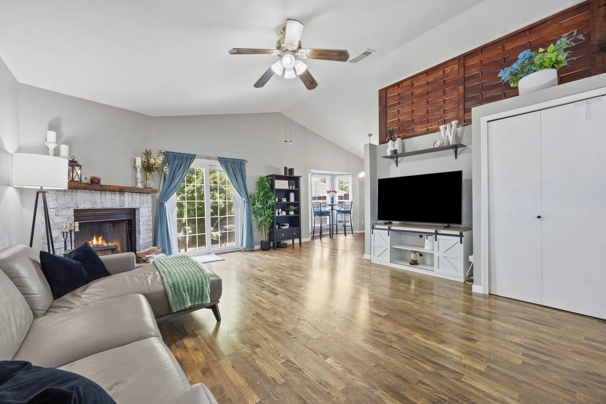 Single Family Residence For Sale in Collin County , 25 Brewster Court, Allen, Texas 75002, 3 Bedroom, 2 Bathroom, 1 Garage spaces, 1,160 Sqft, built in 1984, mls#21328824, Real Estate Agent in Allen, Homes For Sale in Collin county, Homes For Sale in Allen, Realtor in Allen Texas, Real Estate Brokerage Independent Realty Texas, Luminita Cordes Realtor