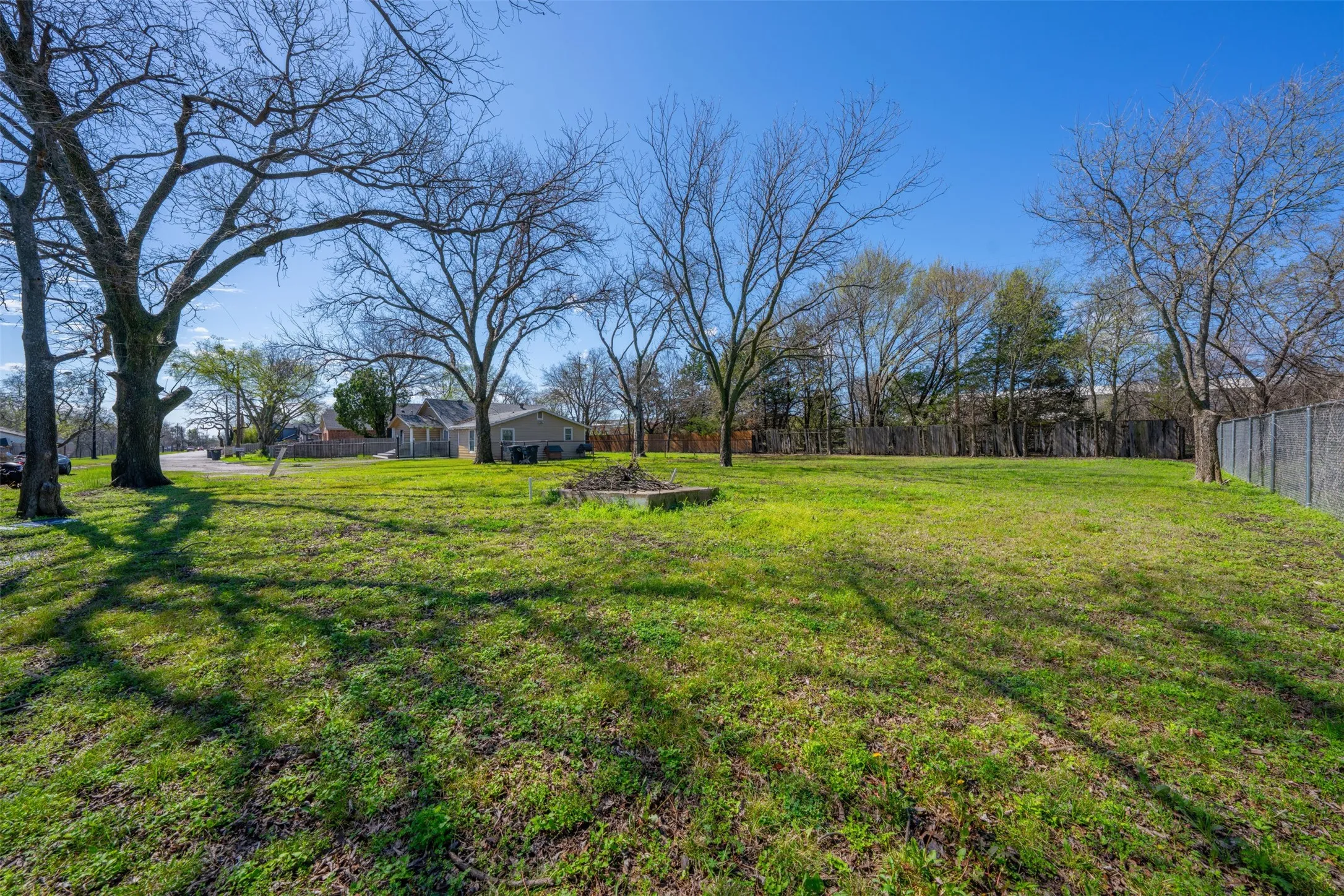 Unimproved Land For Sale in Johnson County , 1609 N Brazos Avenue, Cleburne, Texas 76031, 0, 0, Garage spaces, 0 Sqft, built in 0, Price $43,000, mls#21328825, Real Estate Agent in Cleburne, Homes For Sale in Johnson county, Homes For Sale in Cleburne, Realtor in Cleburne Texas, Real Estate Brokerage Independent Realty Texas, Luminita Cordes Realtor