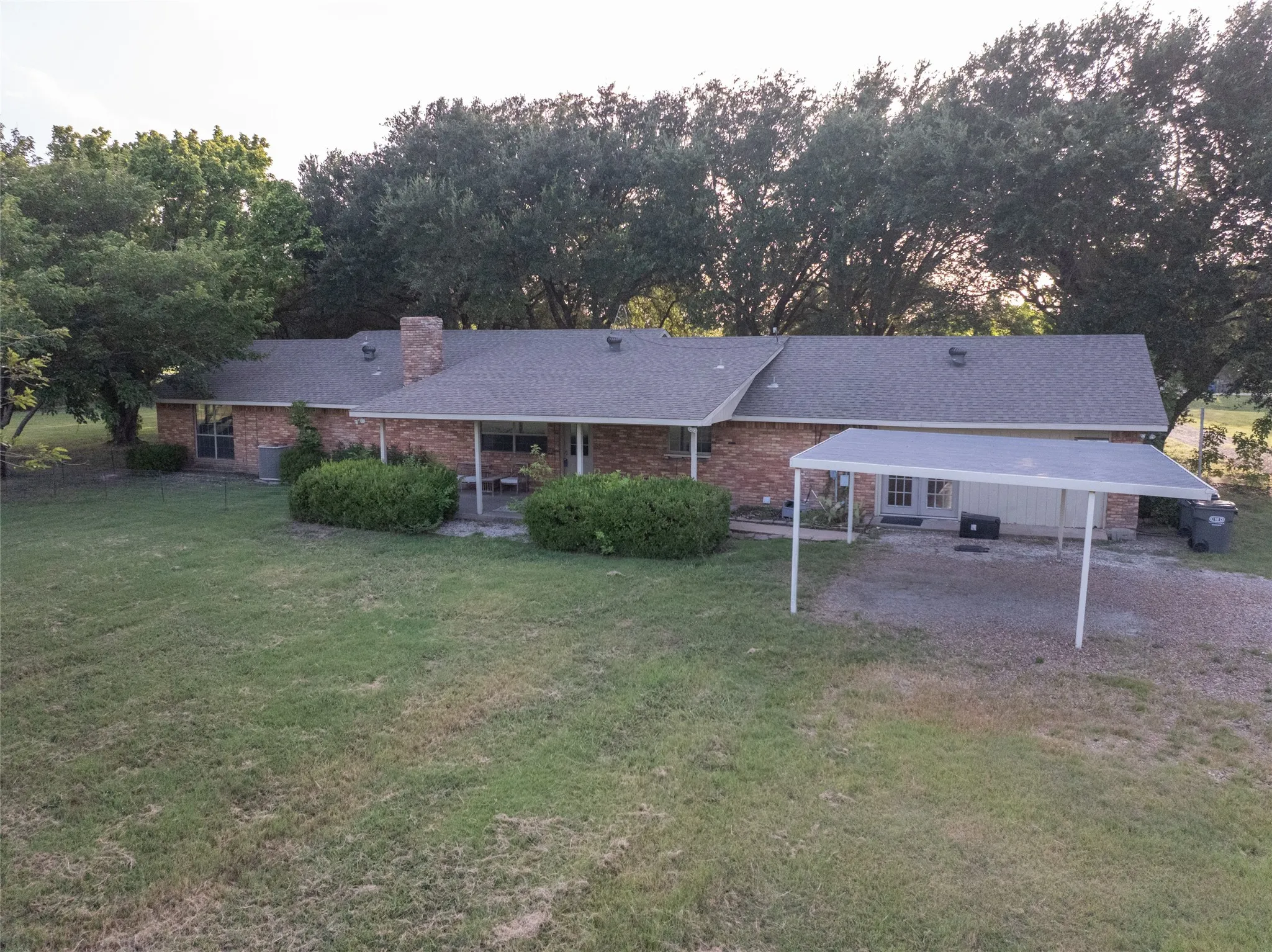 Single Family Residence For Sale in Collin County , 1850 Rock Ridge Road, Lucas, Texas 75002, 3 Bedroom, 2 Bathroom, Garage spaces, 2,142 Sqft, built in 1979, mls#21328248, Real Estate Agent in Lucas, Homes For Sale in Collin county, Homes For Sale in Lucas, Realtor in Lucas Texas, Real Estate Brokerage Independent Realty Texas, Luminita Cordes Realtor