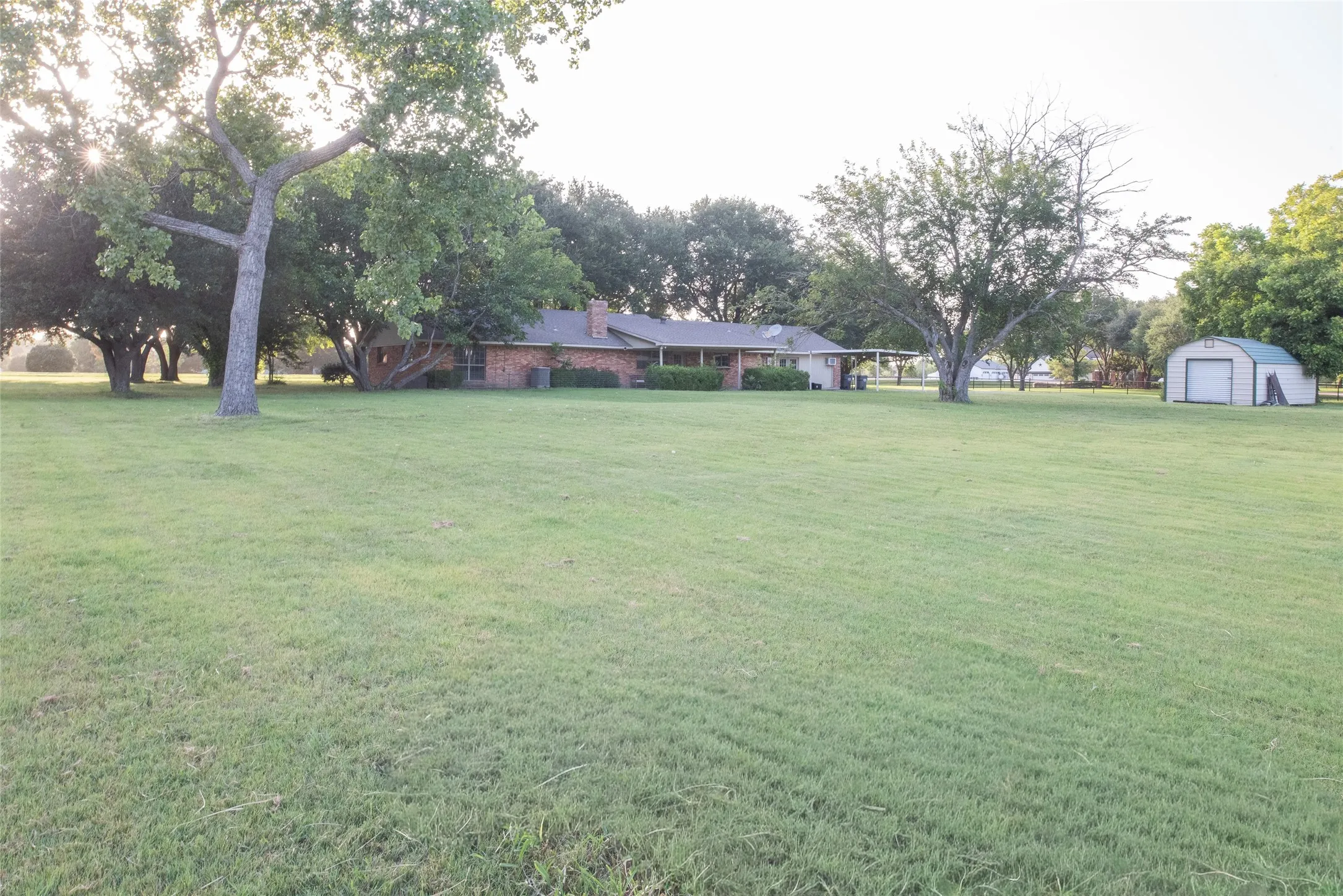 Single Family Residence For Sale in Collin County , 1850 Rock Ridge Road, Lucas, Texas 75002, 3 Bedroom, 2 Bathroom, Garage spaces, 2,142 Sqft, built in 1979, mls#21328248, Real Estate Agent in Lucas, Homes For Sale in Collin county, Homes For Sale in Lucas, Realtor in Lucas Texas, Real Estate Brokerage Independent Realty Texas, Luminita Cordes Realtor