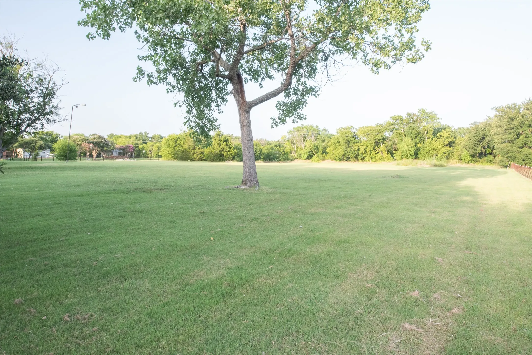 Single Family Residence For Sale in Collin County , 1850 Rock Ridge Road, Lucas, Texas 75002, 3 Bedroom, 2 Bathroom, Garage spaces, 2,142 Sqft, built in 1979, mls#21328248, Real Estate Agent in Lucas, Homes For Sale in Collin county, Homes For Sale in Lucas, Realtor in Lucas Texas, Real Estate Brokerage Independent Realty Texas, Luminita Cordes Realtor