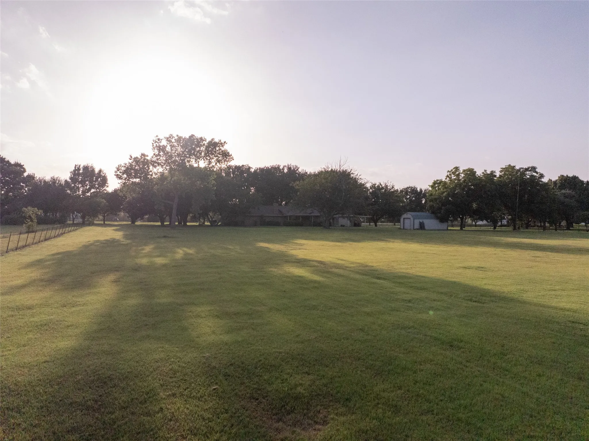 Single Family Residence For Sale in Collin County , 1850 Rock Ridge Road, Lucas, Texas 75002, 3 Bedroom, 2 Bathroom, Garage spaces, 2,142 Sqft, built in 1979, mls#21328248, Real Estate Agent in Lucas, Homes For Sale in Collin county, Homes For Sale in Lucas, Realtor in Lucas Texas, Real Estate Brokerage Independent Realty Texas, Luminita Cordes Realtor