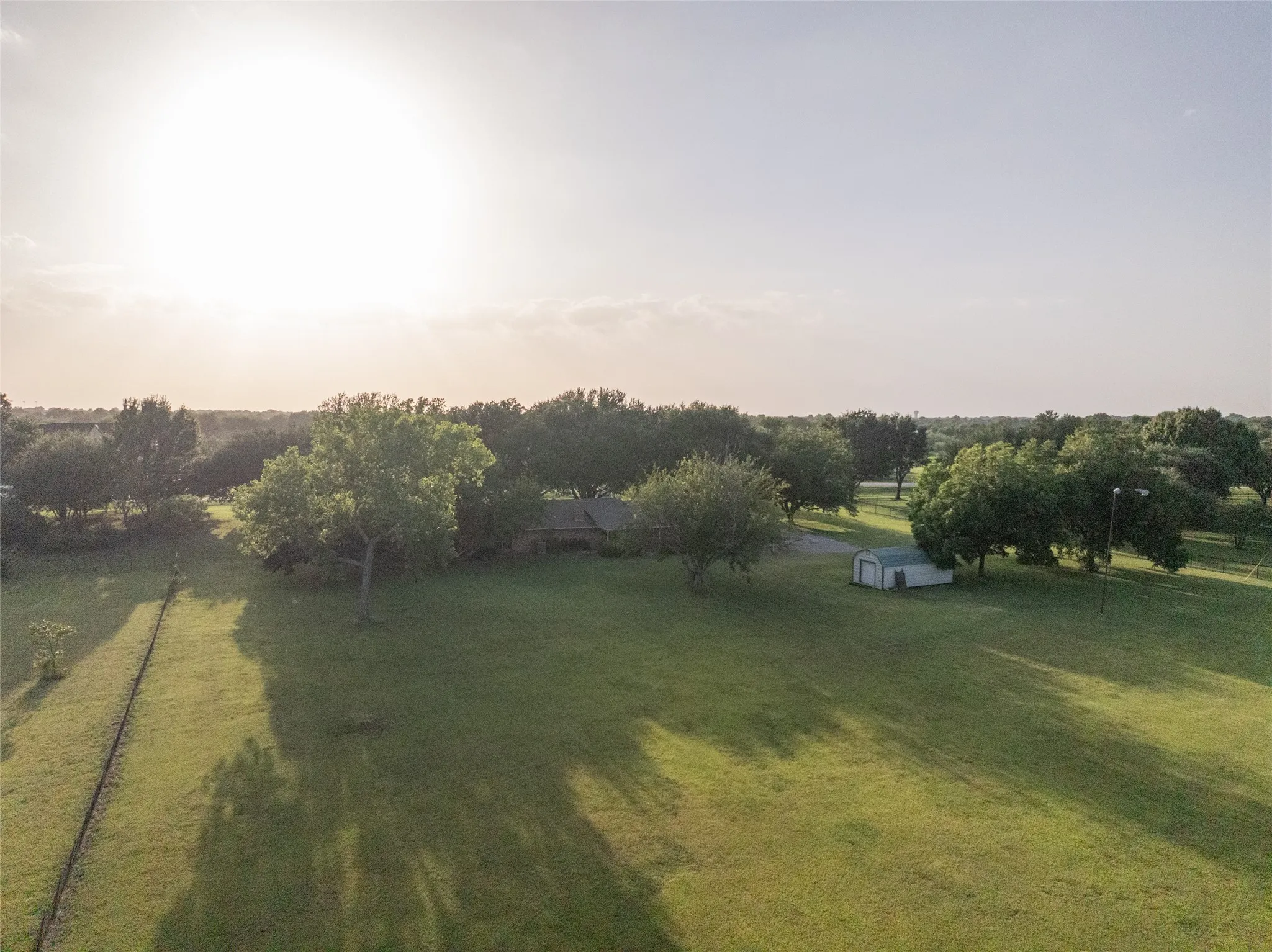 Single Family Residence For Sale in Collin County , 1850 Rock Ridge Road, Lucas, Texas 75002, 3 Bedroom, 2 Bathroom, Garage spaces, 2,142 Sqft, built in 1979, mls#21328248, Real Estate Agent in Lucas, Homes For Sale in Collin county, Homes For Sale in Lucas, Realtor in Lucas Texas, Real Estate Brokerage Independent Realty Texas, Luminita Cordes Realtor