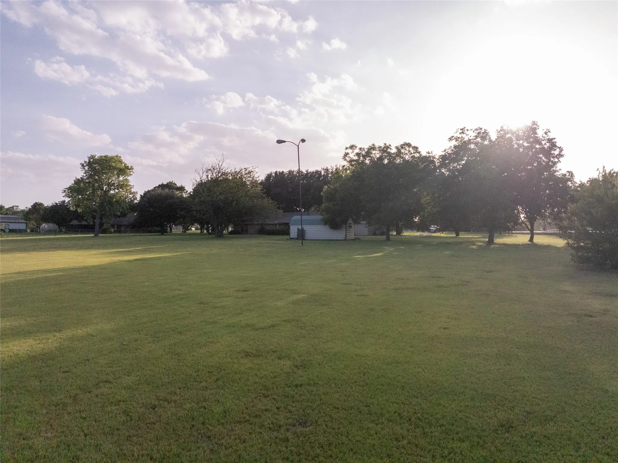 Single Family Residence For Sale in Collin County , 1850 Rock Ridge Road, Lucas, Texas 75002, 3 Bedroom, 2 Bathroom, Garage spaces, 2,142 Sqft, built in 1979, mls#21328248, Real Estate Agent in Lucas, Homes For Sale in Collin county, Homes For Sale in Lucas, Realtor in Lucas Texas, Real Estate Brokerage Independent Realty Texas, Luminita Cordes Realtor