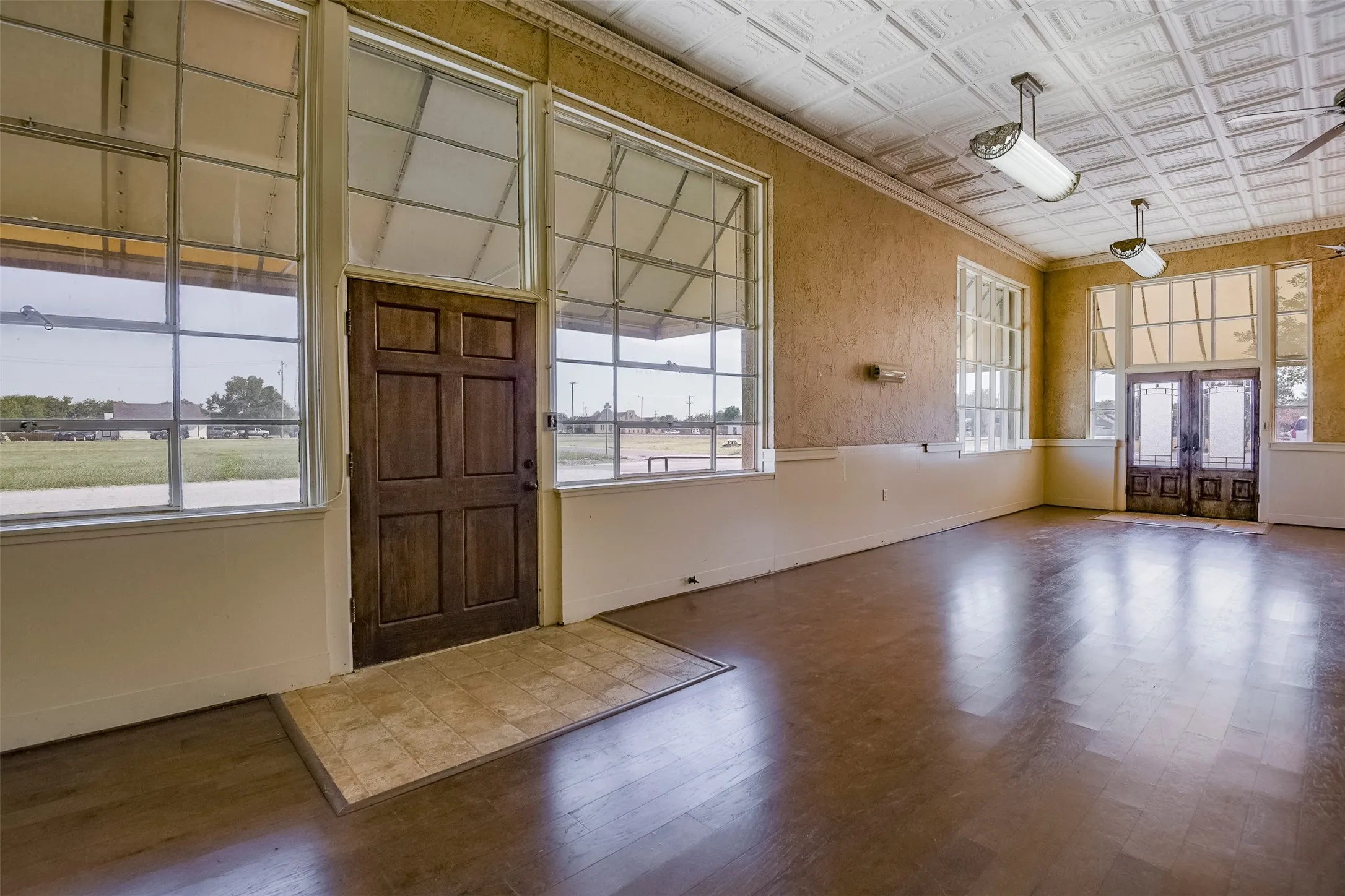 Office For Sale in Ellis County , 118 N Main Street, Palmer, Texas 75152, 0, 0, Garage spaces, 0 Sqft, built in 1900, mls#21328459, Real Estate Agent in Palmer, Homes For Sale in Ellis county, Homes For Sale in Palmer, Realtor in Palmer Texas, Real Estate Brokerage Independent Realty Texas, Luminita Cordes Realtor