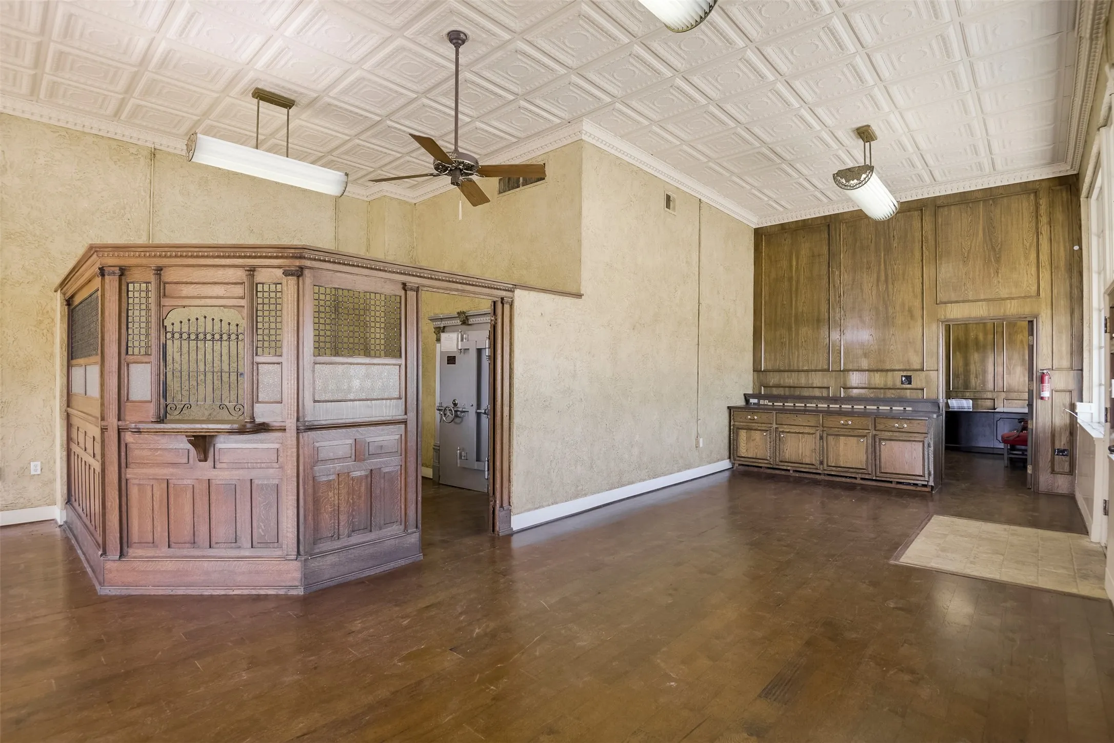 Office For Sale in Ellis County , 118 N Main Street, Palmer, Texas 75152, 0, 0, Garage spaces, 0 Sqft, built in 1900, mls#21328459, Real Estate Agent in Palmer, Homes For Sale in Ellis county, Homes For Sale in Palmer, Realtor in Palmer Texas, Real Estate Brokerage Independent Realty Texas, Luminita Cordes Realtor