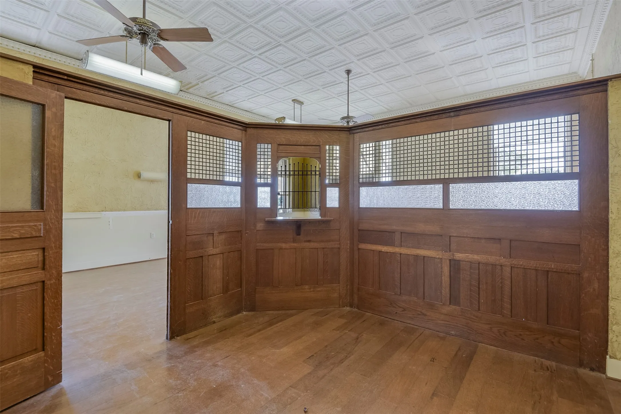 Office For Sale in Ellis County , 118 N Main Street, Palmer, Texas 75152, 0, 0, Garage spaces, 0 Sqft, built in 1900, mls#21328459, Real Estate Agent in Palmer, Homes For Sale in Ellis county, Homes For Sale in Palmer, Realtor in Palmer Texas, Real Estate Brokerage Independent Realty Texas, Luminita Cordes Realtor