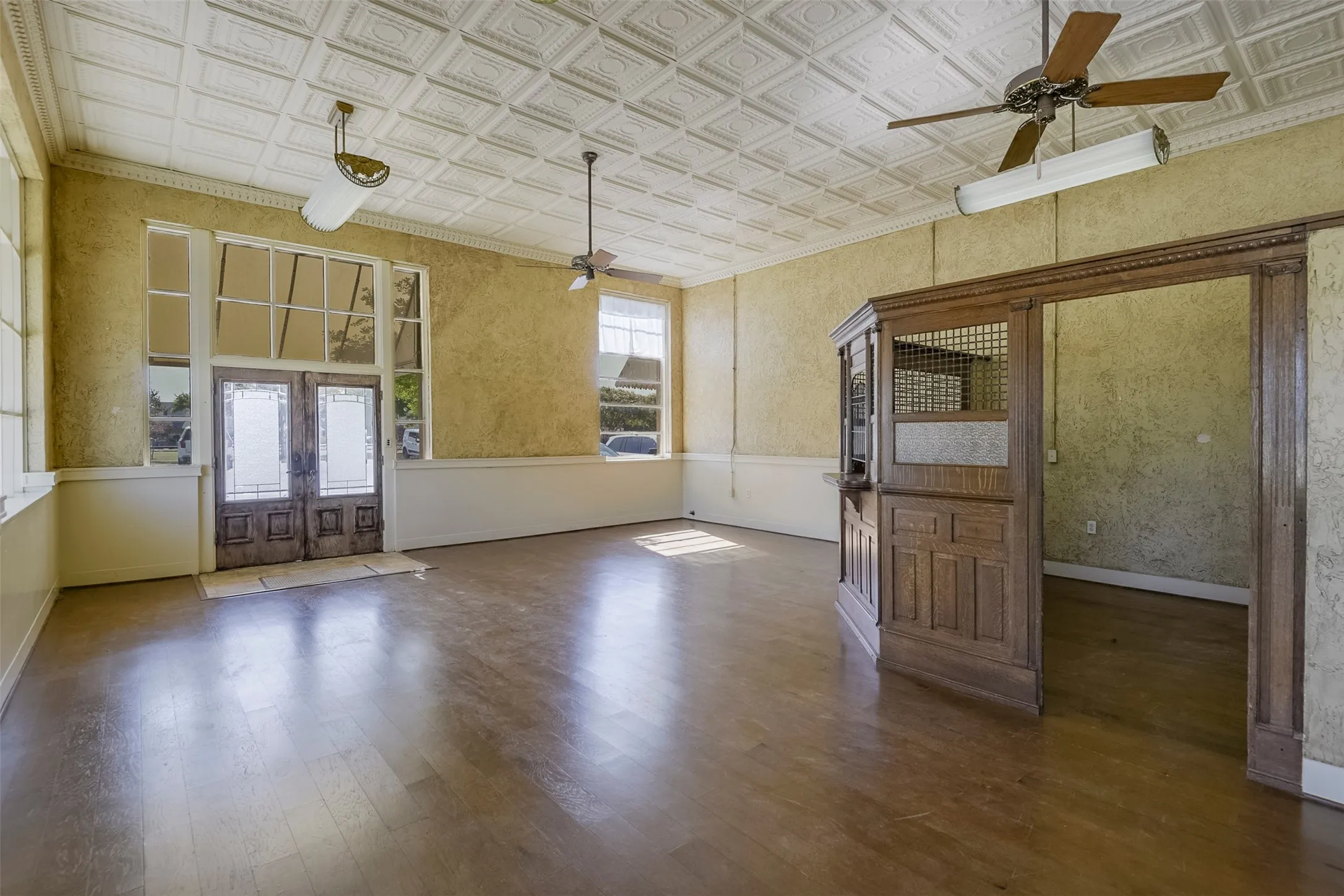 Office For Sale in Ellis County , 118 N Main Street, Palmer, Texas 75152, 0, 0, Garage spaces, 0 Sqft, built in 1900, mls#21328459, Real Estate Agent in Palmer, Homes For Sale in Ellis county, Homes For Sale in Palmer, Realtor in Palmer Texas, Real Estate Brokerage Independent Realty Texas, Luminita Cordes Realtor