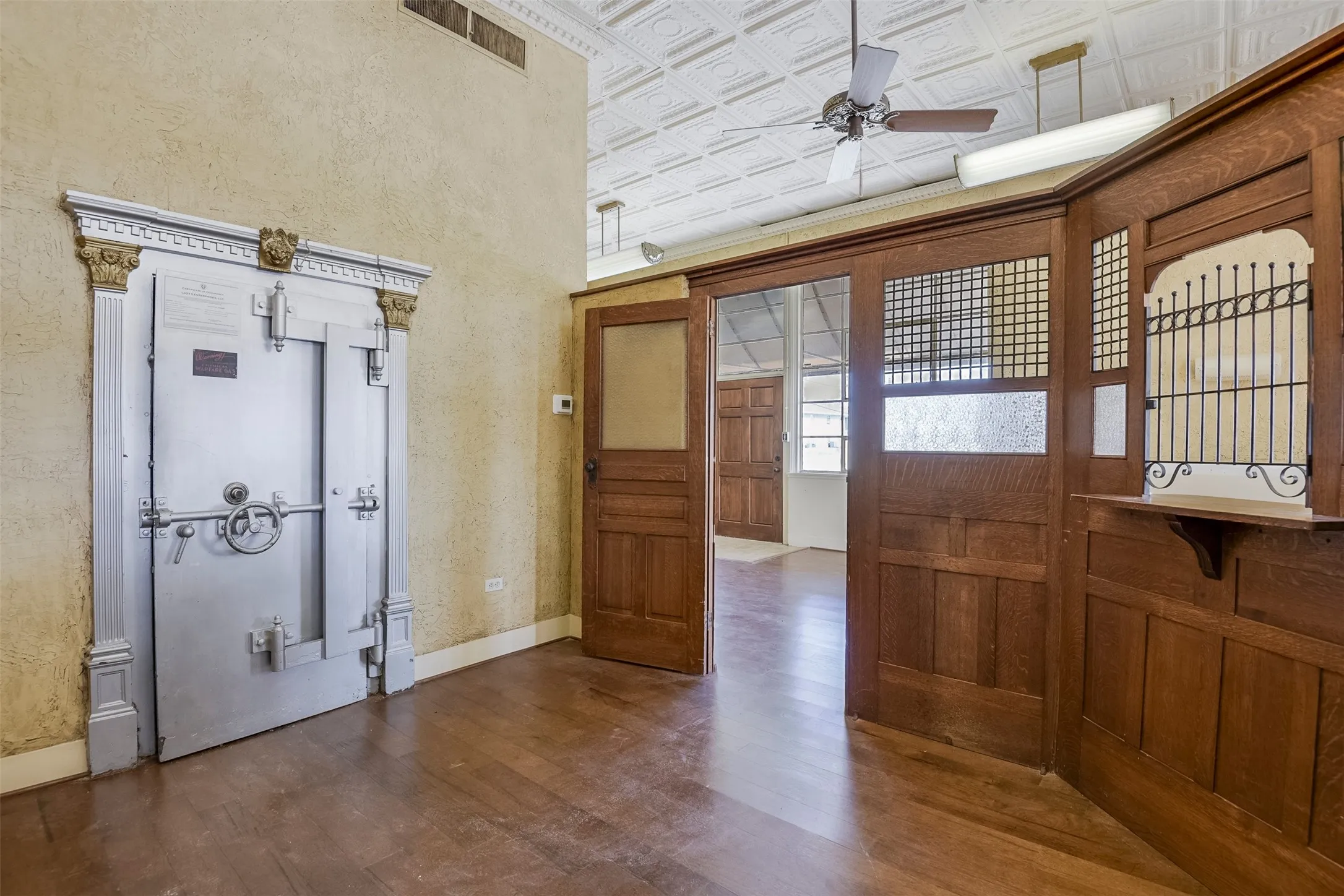 Office For Sale in Ellis County , 118 N Main Street, Palmer, Texas 75152, 0, 0, Garage spaces, 0 Sqft, built in 1900, mls#21328459, Real Estate Agent in Palmer, Homes For Sale in Ellis county, Homes For Sale in Palmer, Realtor in Palmer Texas, Real Estate Brokerage Independent Realty Texas, Luminita Cordes Realtor