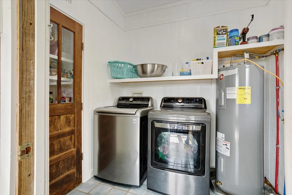 Full-size laundry room