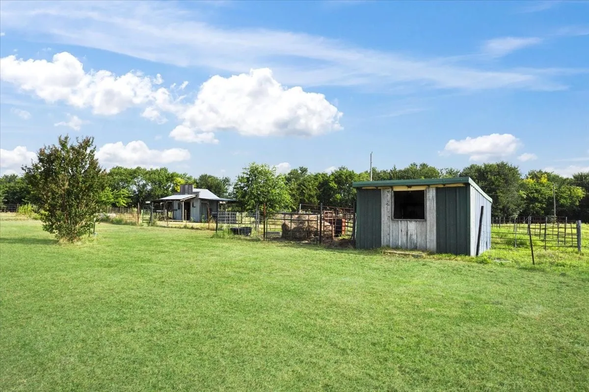 Loafing Shed (20' x 16') for your animals or covered storage