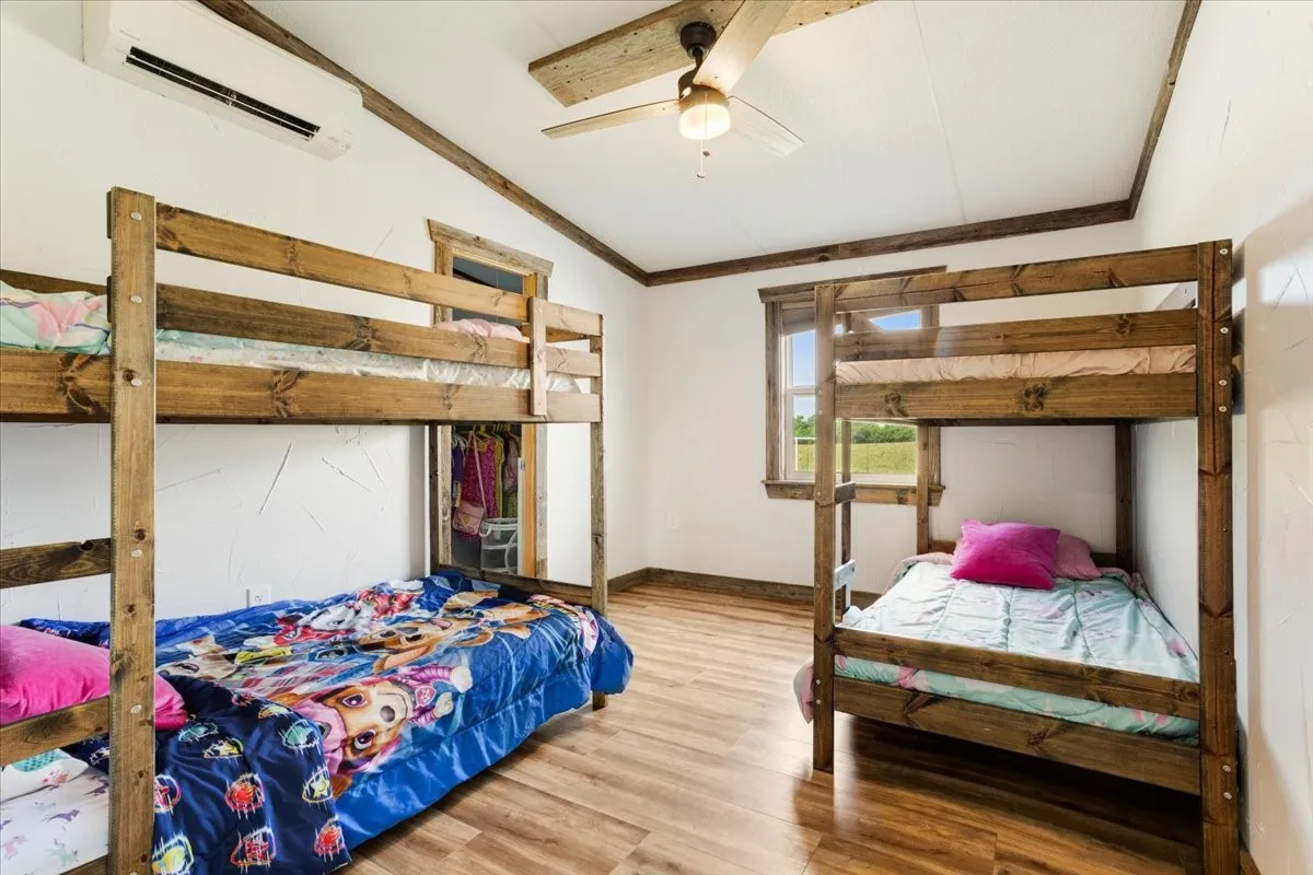 Large closets in the bedrooms