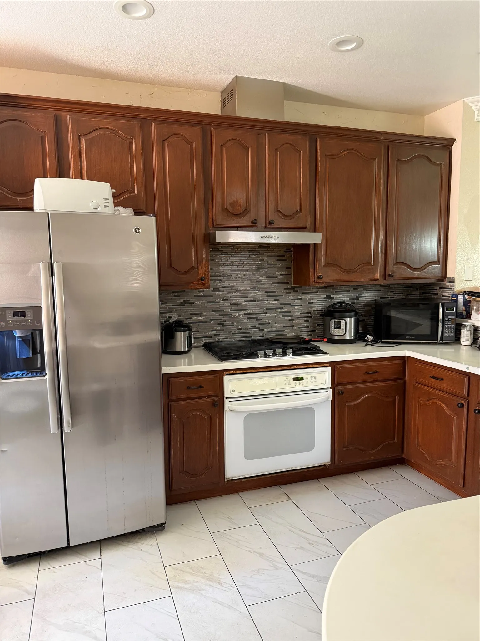Single Family Residence For Rent in Dallas County , 556 Silver Maple Drive, Irving, Texas 75063, 4 Bedroom, 3 Bathroom, 2 Garage spaces, 2,266 Sqft, built in 2000, mls#21328832, Real Estate Agent in Irving, Homes For Rent in Dallas county, Homes For Rent in Irving, Realtor in Irving Texas, Real Estate Brokerage Independent Realty Texas, Luminita Cordes Realtor