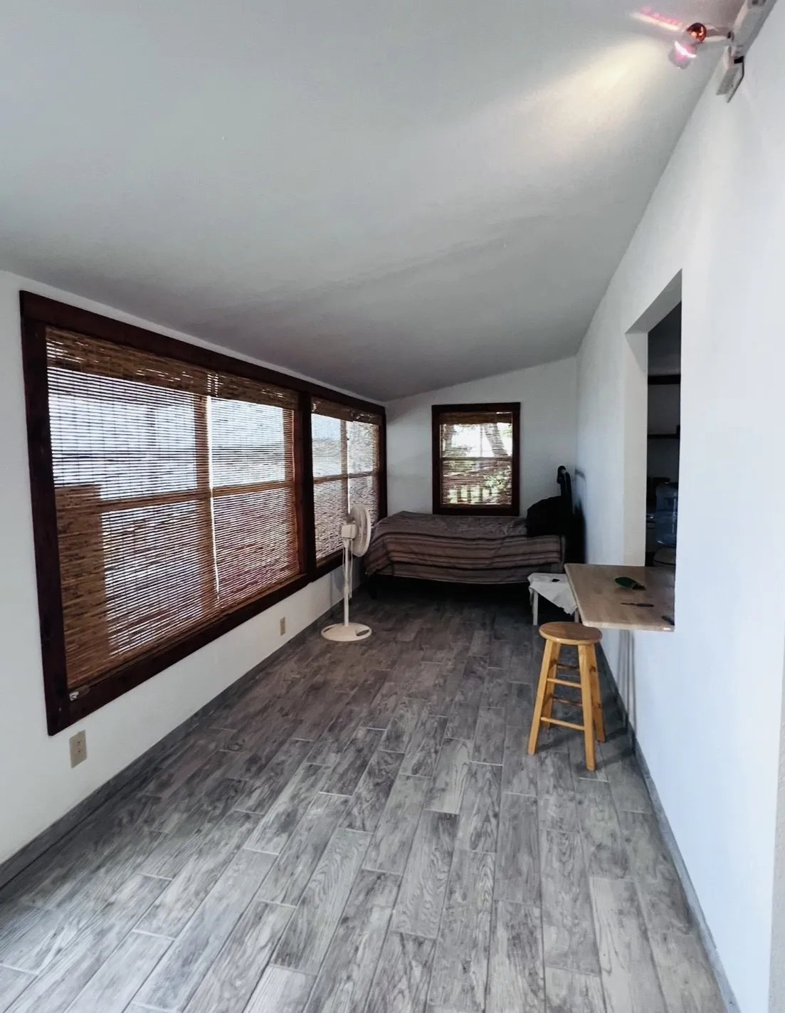 Single Family Residence For Sale in Eastland County , 1025 N SHORE Drive, Cisco, Texas 76437, 2 Bedroom, 1 Bathroom, Garage spaces, 676 Sqft, built in 1960, mls#21328803, Real Estate Agent in Cisco, Homes For Sale in Eastland county, Homes For Sale in Cisco, Realtor in Cisco Texas, Real Estate Brokerage Independent Realty Texas, Luminita Cordes Realtor