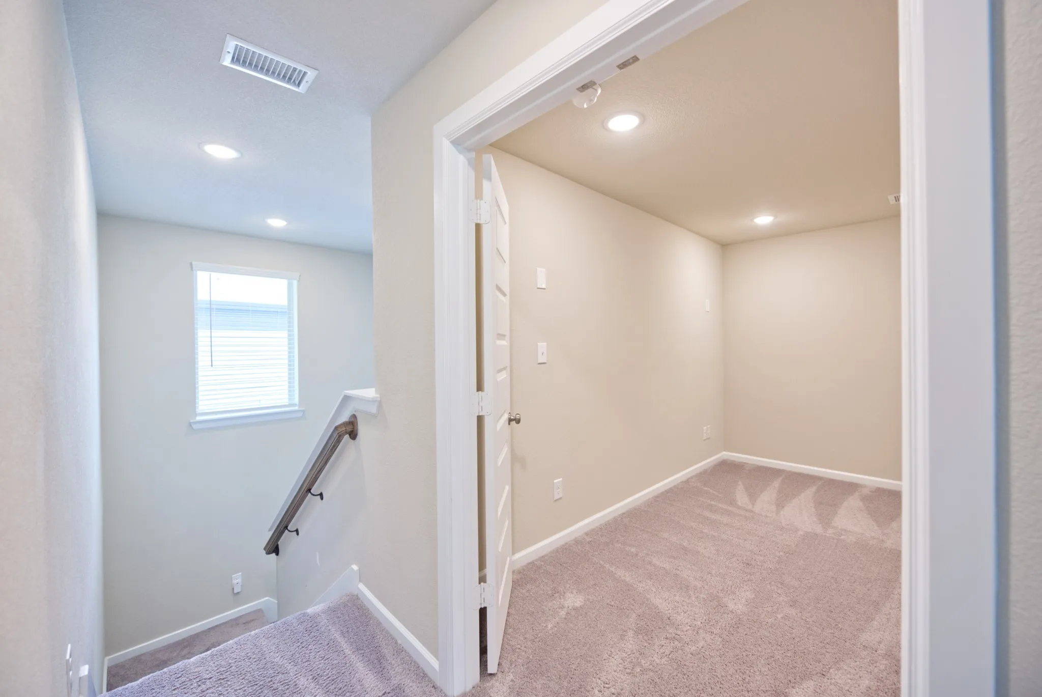 Single Family Residence For Sale in Grayson County , 1717 Mcdougall Creek, Van Alstyne, Texas 75495, 4 Bedroom, 3 Bathroom, 2 Garage spaces, 2,912 Sqft, built in 2021, mls#21328835, Real Estate Agent in Van Alstyne, Homes For Sale in Grayson county, Homes For Sale in Van Alstyne, Realtor in Van Alstyne Texas, Real Estate Brokerage Independent Realty Texas, Luminita Cordes Realtor