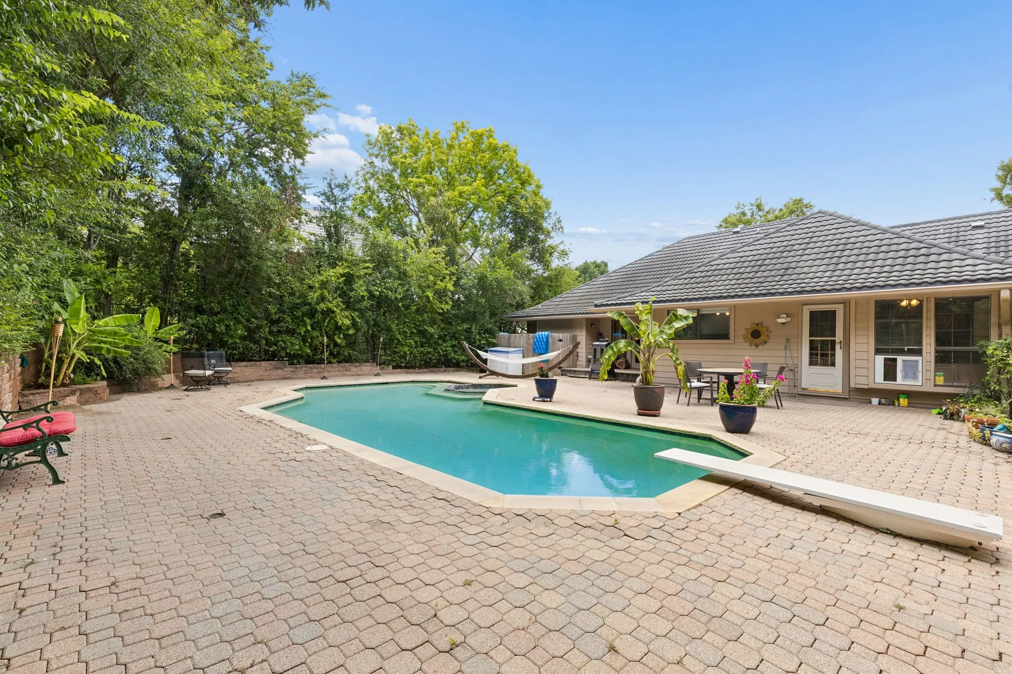 Single Family Residence For Sale in Dallas County , 205 Balboa Street, Irving, Texas 75062, 4 Bedroom, 4 Bathroom, 3 Garage spaces, 2,997 Sqft, built in 1981, mls#21328790, Real Estate Agent in Irving, Homes For Sale in Dallas county, Homes For Sale in Irving, Realtor in Irving Texas, Real Estate Brokerage Independent Realty Texas, Luminita Cordes Realtor