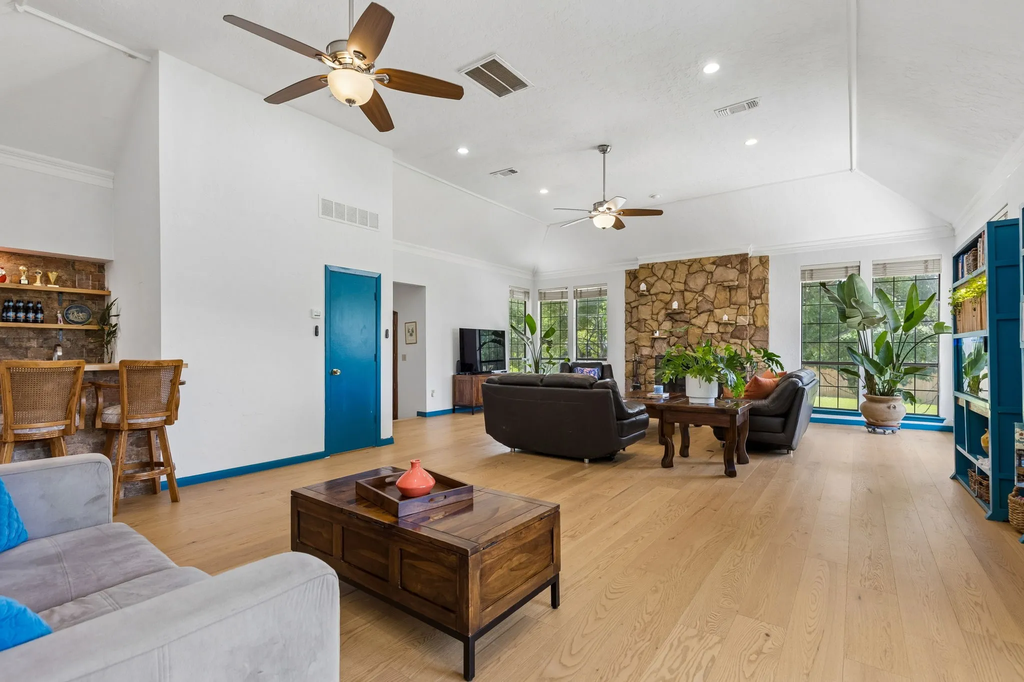 Single Family Residence For Sale in Dallas County , 205 Balboa Street, Irving, Texas 75062, 4 Bedroom, 4 Bathroom, 3 Garage spaces, 2,997 Sqft, built in 1981, mls#21328790, Real Estate Agent in Irving, Homes For Sale in Dallas county, Homes For Sale in Irving, Realtor in Irving Texas, Real Estate Brokerage Independent Realty Texas, Luminita Cordes Realtor