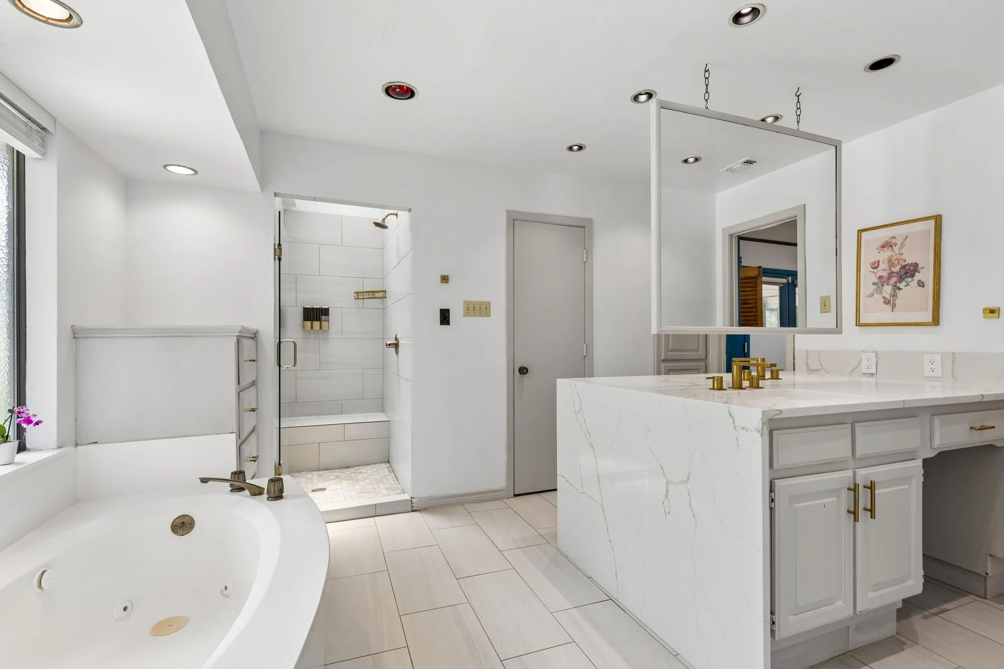 Single Family Residence For Sale in Dallas County , 205 Balboa Street, Irving, Texas 75062, 4 Bedroom, 4 Bathroom, 3 Garage spaces, 2,997 Sqft, built in 1981, mls#21328790, Real Estate Agent in Irving, Homes For Sale in Dallas county, Homes For Sale in Irving, Realtor in Irving Texas, Real Estate Brokerage Independent Realty Texas, Luminita Cordes Realtor