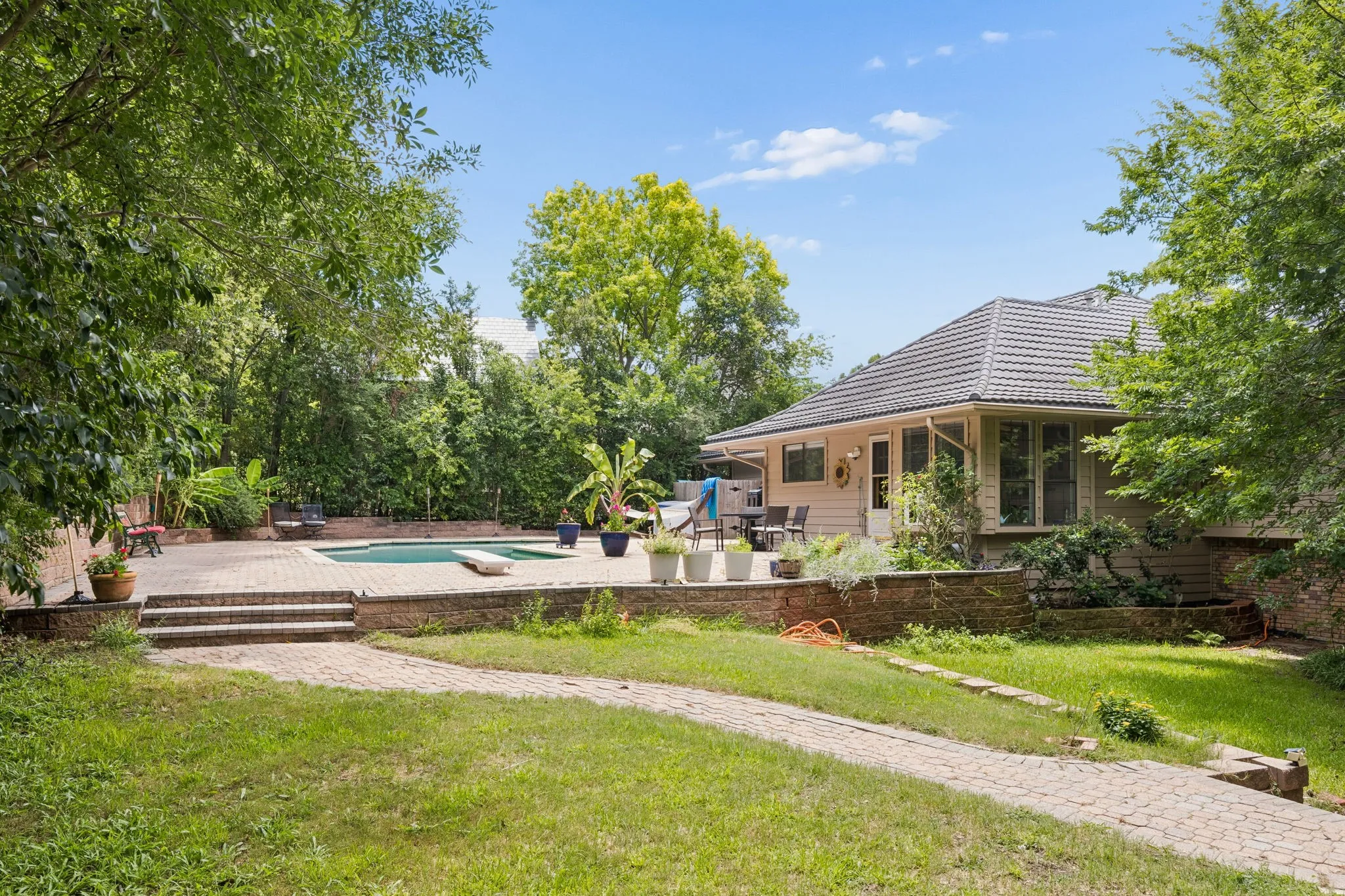 Single Family Residence For Sale in Dallas County , 205 Balboa Street, Irving, Texas 75062, 4 Bedroom, 4 Bathroom, 3 Garage spaces, 2,997 Sqft, built in 1981, mls#21328790, Real Estate Agent in Irving, Homes For Sale in Dallas county, Homes For Sale in Irving, Realtor in Irving Texas, Real Estate Brokerage Independent Realty Texas, Luminita Cordes Realtor
