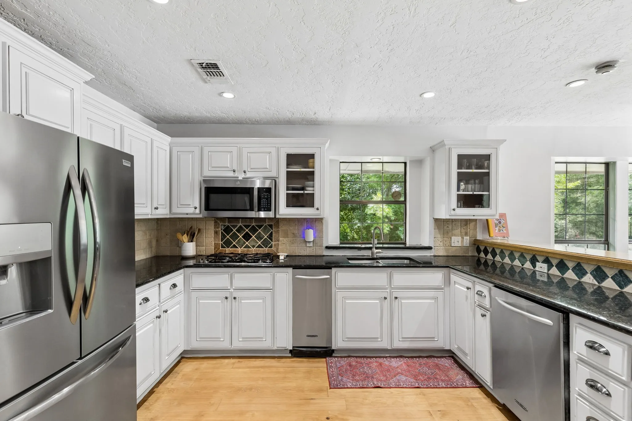 Single Family Residence For Sale in Dallas County , 205 Balboa Street, Irving, Texas 75062, 4 Bedroom, 4 Bathroom, 3 Garage spaces, 2,997 Sqft, built in 1981, mls#21328790, Real Estate Agent in Irving, Homes For Sale in Dallas county, Homes For Sale in Irving, Realtor in Irving Texas, Real Estate Brokerage Independent Realty Texas, Luminita Cordes Realtor