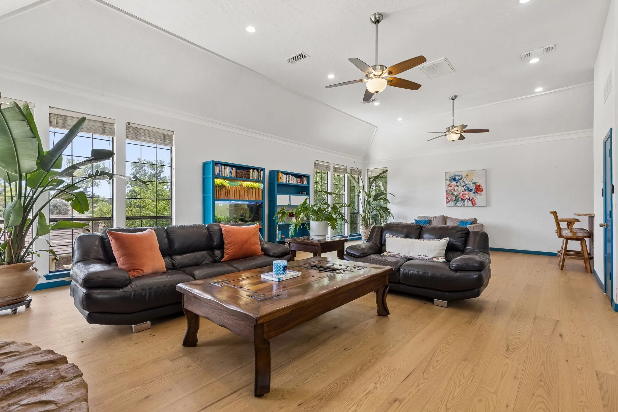 Single Family Residence For Sale in Dallas County , 205 Balboa Street, Irving, Texas 75062, 4 Bedroom, 4 Bathroom, 3 Garage spaces, 2,997 Sqft, built in 1981, mls#21328790, Real Estate Agent in Irving, Homes For Sale in Dallas county, Homes For Sale in Irving, Realtor in Irving Texas, Real Estate Brokerage Independent Realty Texas, Luminita Cordes Realtor