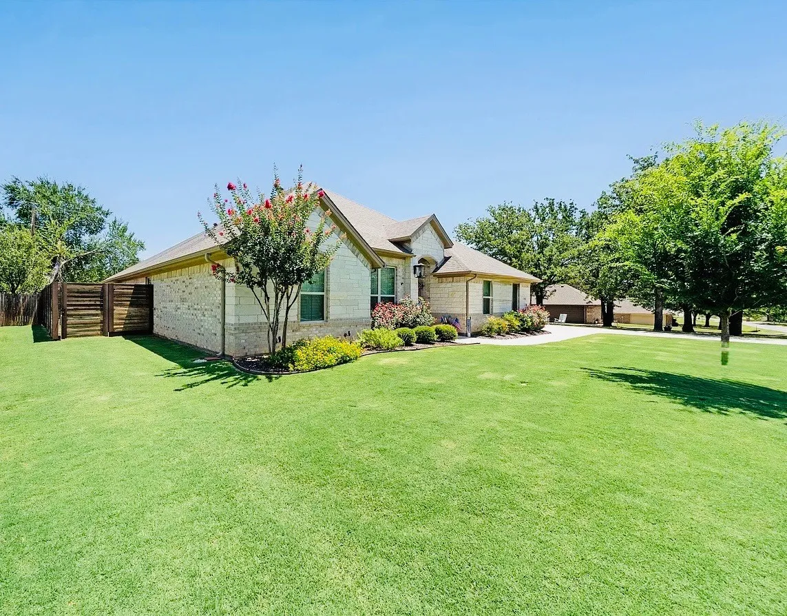 Single Family Residence For Sale in Hood County , 4706 W Wedgefield Road, Granbury, Texas 76049, 4 Bedroom, 2 Bathroom, 2 Garage spaces, 2,374 Sqft, built in 2022, mls#21328833, Real Estate Agent in Granbury, Homes For Sale in Hood county, Homes For Sale in Granbury, Realtor in Granbury Texas, Real Estate Brokerage Independent Realty Texas, Luminita Cordes Realtor