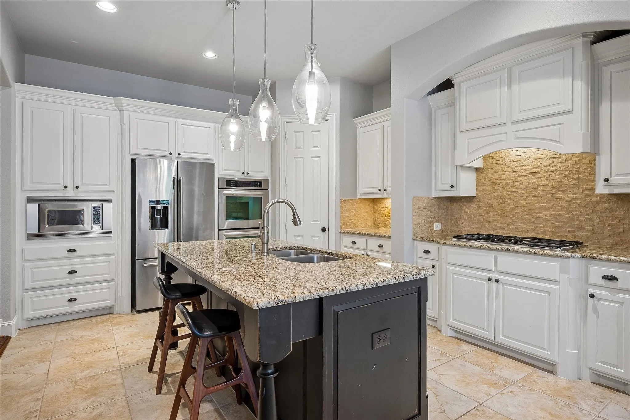 Single Family Residence For Sale in Collin County , 8305 Turtleback Court, Mc Kinney, Texas 75070, 5 Bedroom, 4 Bathroom, 3 Garage spaces, 3,884 Sqft, built in 2008, mls#21324886, Real Estate Agent in Mc Kinney, Homes For Sale in Collin county, Homes For Sale in Mc Kinney, Realtor in Mc Kinney Texas, Real Estate Brokerage Independent Realty Texas, Luminita Cordes Realtor