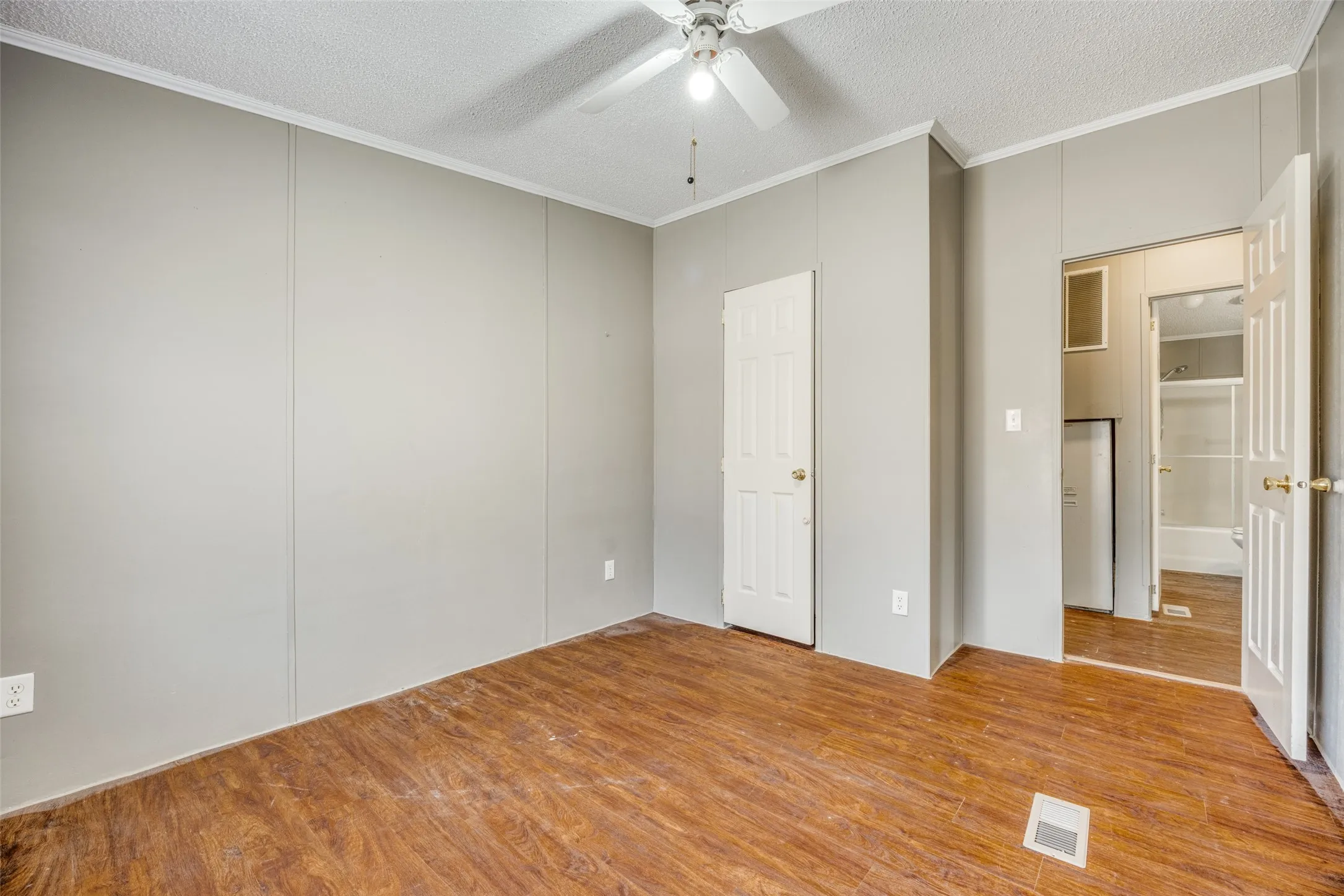 Bedroom with ceiling fan