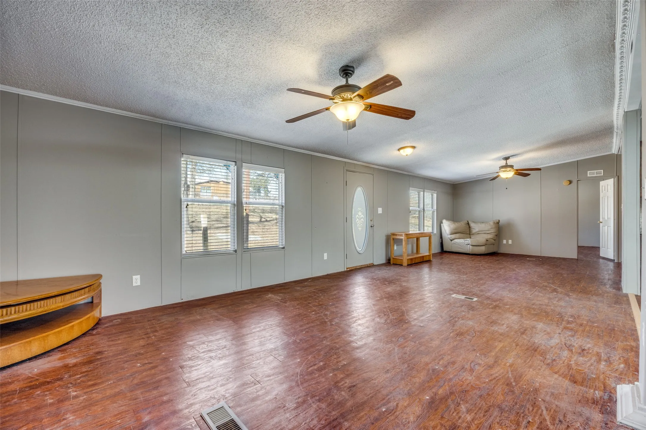 Large wide open living, could be large living area and game room combined, or living/dining area!  Great room for entertaining lots of people or simply relaxing after a long day at the lake!
