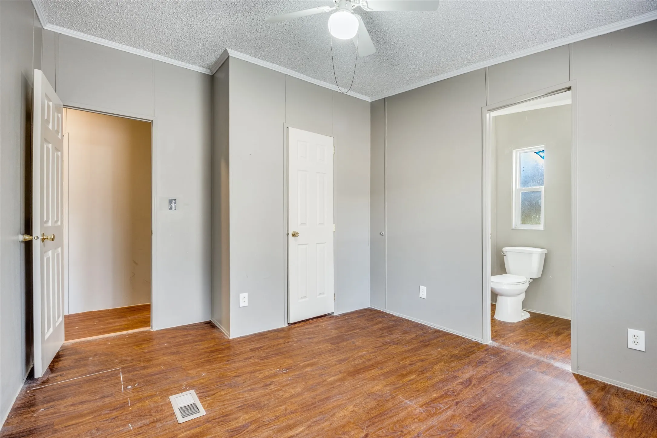 Secondary bedroom with shared bath
