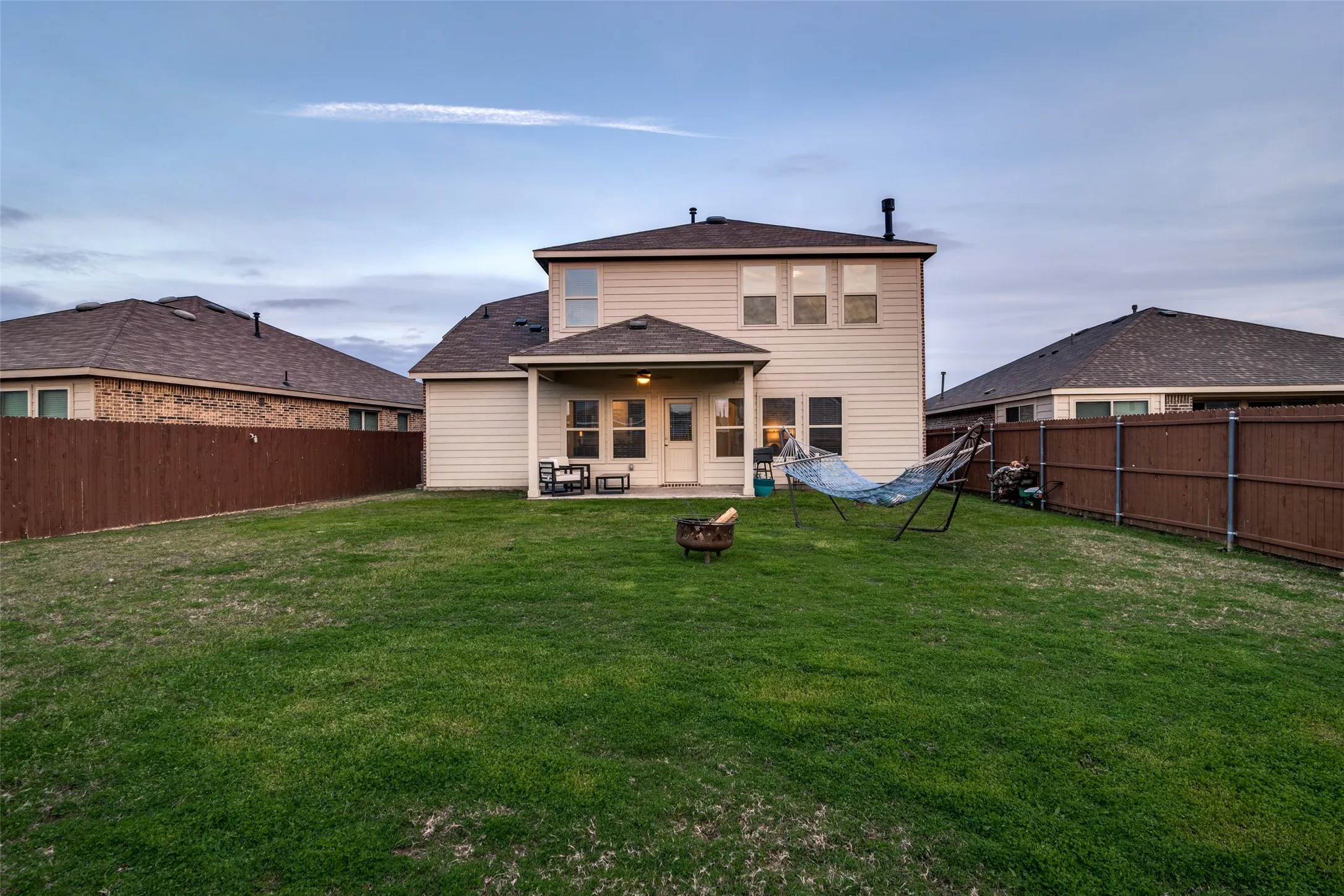Single Family Residence For Sale in Kaufman County , 1965 Travertine Avenue, Forney, Texas 75126, 4 Bedroom, 3 Bathroom, 2 Garage spaces, 2,576 Sqft, built in 2018, mls#21328853, Real Estate Agent in Forney, Homes For Sale in Kaufman county, Homes For Sale in Forney, Realtor in Forney Texas, Real Estate Brokerage Independent Realty Texas, Luminita Cordes Realtor