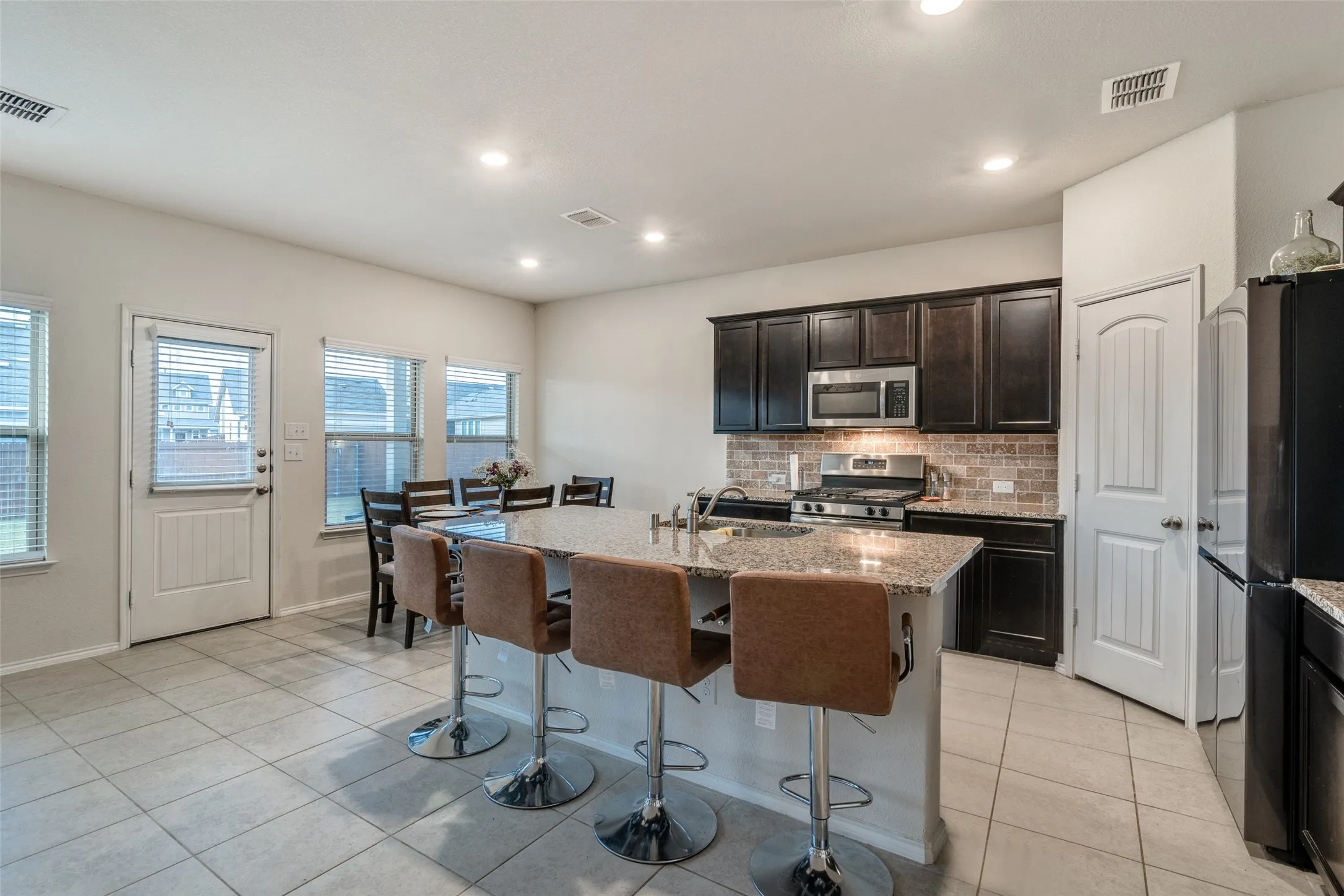Single Family Residence For Sale in Kaufman County , 1965 Travertine Avenue, Forney, Texas 75126, 4 Bedroom, 3 Bathroom, 2 Garage spaces, 2,576 Sqft, built in 2018, mls#21328853, Real Estate Agent in Forney, Homes For Sale in Kaufman county, Homes For Sale in Forney, Realtor in Forney Texas, Real Estate Brokerage Independent Realty Texas, Luminita Cordes Realtor