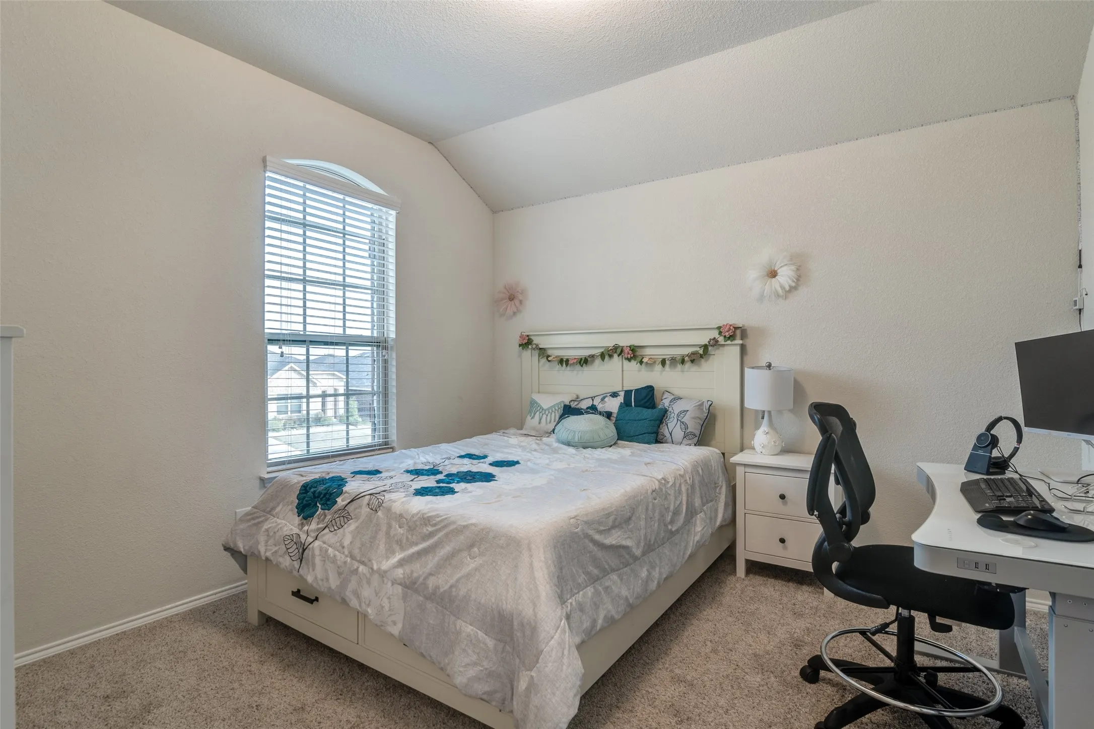Single Family Residence For Sale in Kaufman County , 1965 Travertine Avenue, Forney, Texas 75126, 4 Bedroom, 3 Bathroom, 2 Garage spaces, 2,576 Sqft, built in 2018, mls#21328853, Real Estate Agent in Forney, Homes For Sale in Kaufman county, Homes For Sale in Forney, Realtor in Forney Texas, Real Estate Brokerage Independent Realty Texas, Luminita Cordes Realtor