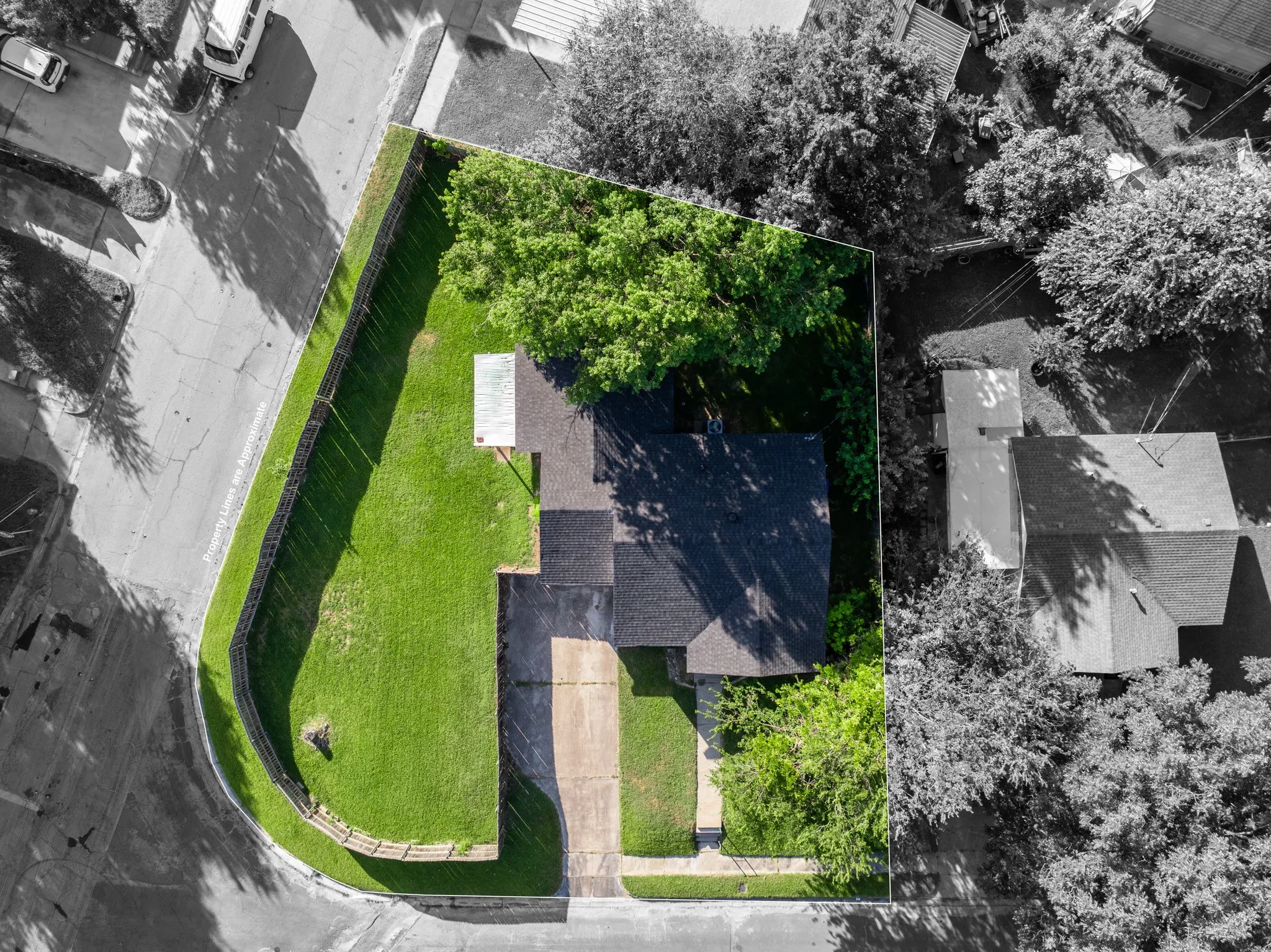 Single Family Residence For Sale in Mc Lennan County , 3804 Belmont Drive, Waco, Texas 76711, 2 Bedroom, 1 Bathroom, Garage spaces, 1,424 Sqft, built in 1954, mls#21327770, Real Estate Agent in Waco, Homes For Sale in Mc Lennan county, Homes For Sale in Waco, Realtor in Waco Texas, Real Estate Brokerage Independent Realty Texas, Luminita Cordes Realtor