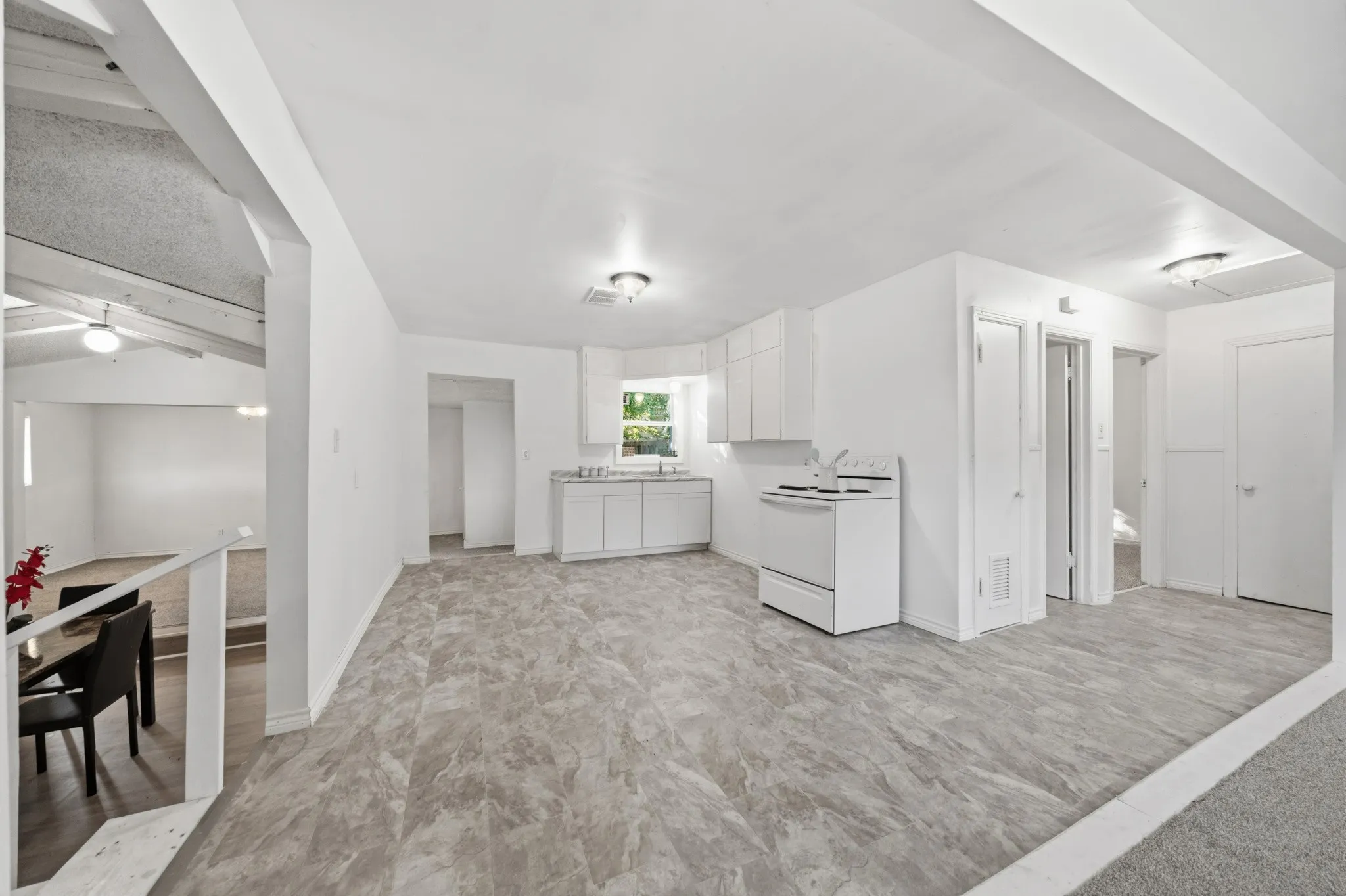 Single Family Residence For Sale in Mc Lennan County , 3804 Belmont Drive, Waco, Texas 76711, 2 Bedroom, 1 Bathroom, Garage spaces, 1,424 Sqft, built in 1954, mls#21327770, Real Estate Agent in Waco, Homes For Sale in Mc Lennan county, Homes For Sale in Waco, Realtor in Waco Texas, Real Estate Brokerage Independent Realty Texas, Luminita Cordes Realtor