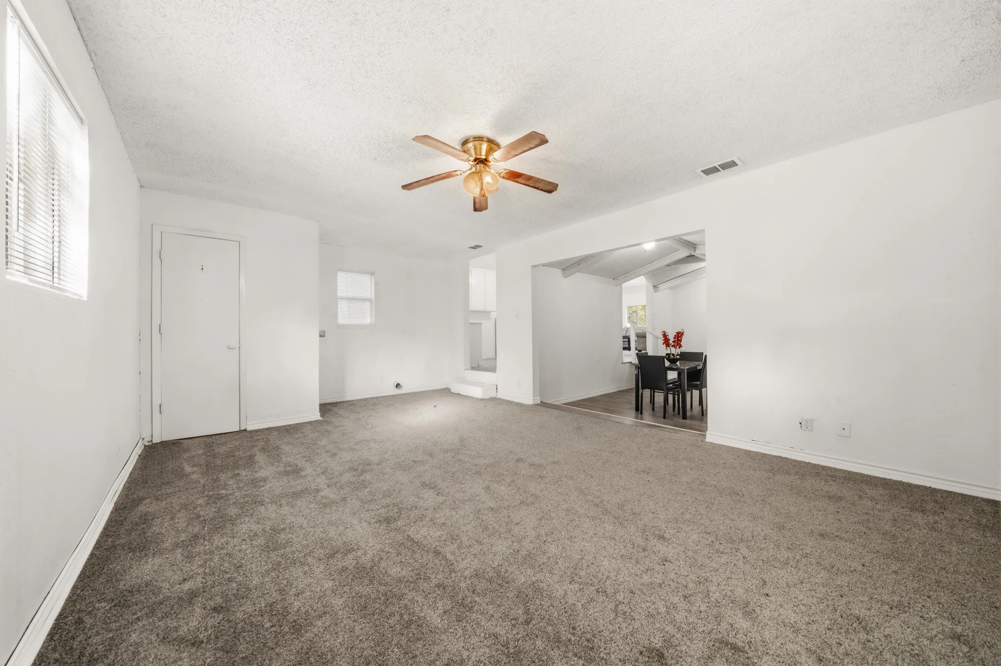Single Family Residence For Sale in Mc Lennan County , 3804 Belmont Drive, Waco, Texas 76711, 2 Bedroom, 1 Bathroom, Garage spaces, 1,424 Sqft, built in 1954, mls#21327770, Real Estate Agent in Waco, Homes For Sale in Mc Lennan county, Homes For Sale in Waco, Realtor in Waco Texas, Real Estate Brokerage Independent Realty Texas, Luminita Cordes Realtor