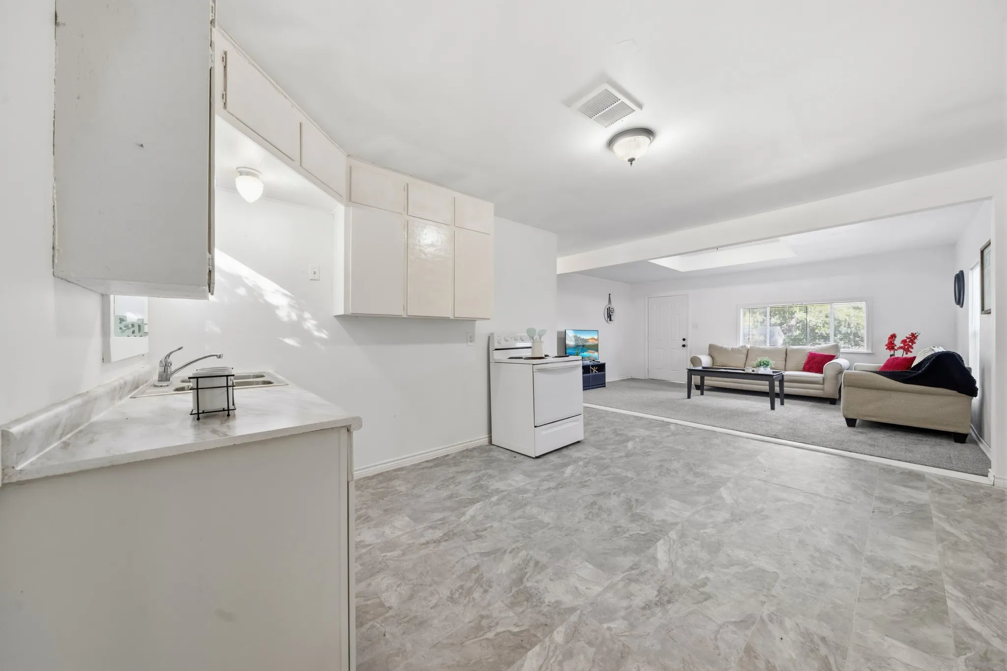 Single Family Residence For Sale in Mc Lennan County , 3804 Belmont Drive, Waco, Texas 76711, 2 Bedroom, 1 Bathroom, Garage spaces, 1,424 Sqft, built in 1954, mls#21327770, Real Estate Agent in Waco, Homes For Sale in Mc Lennan county, Homes For Sale in Waco, Realtor in Waco Texas, Real Estate Brokerage Independent Realty Texas, Luminita Cordes Realtor