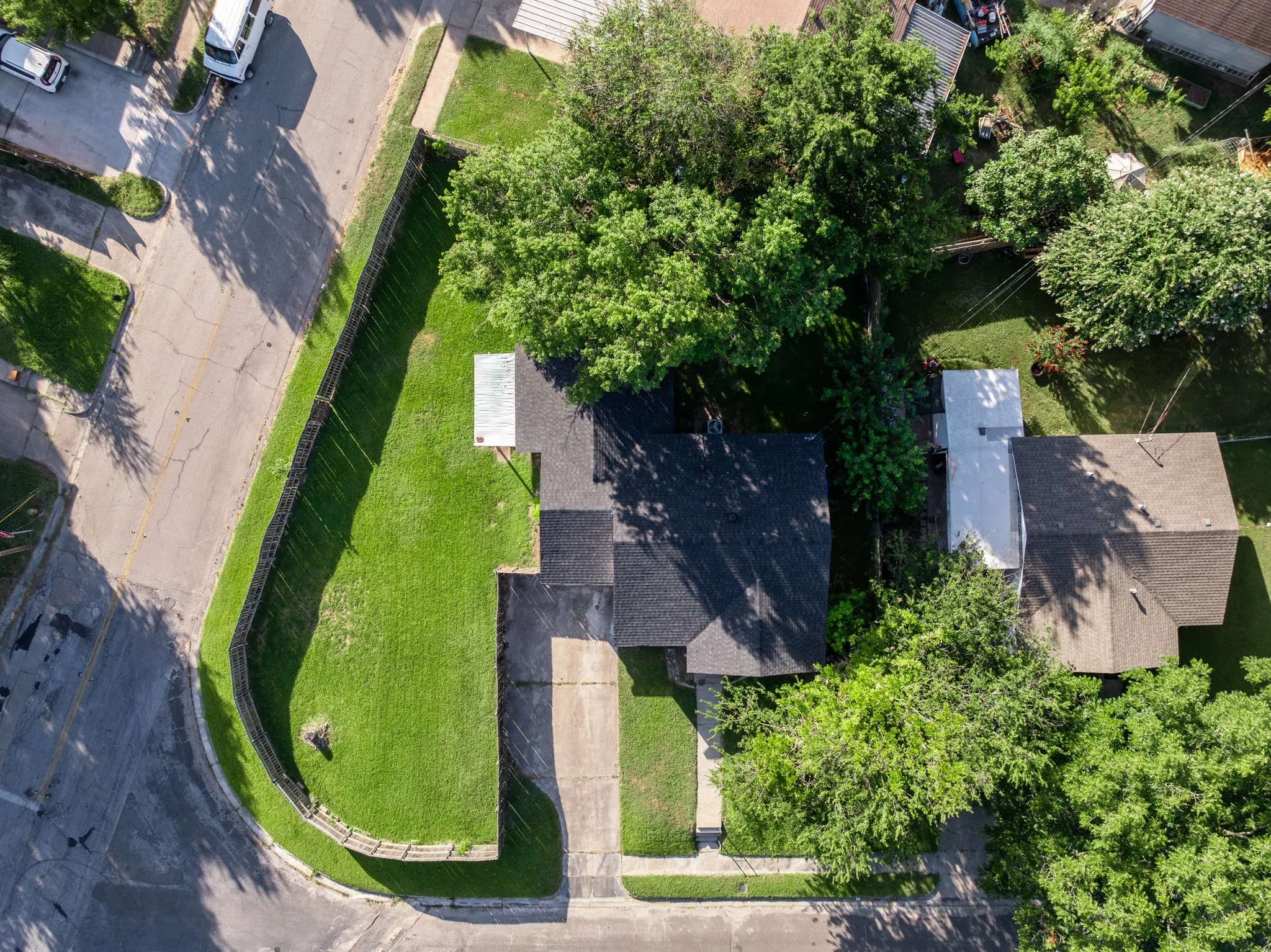 Single Family Residence For Sale in Mc Lennan County , 3804 Belmont Drive, Waco, Texas 76711, 2 Bedroom, 1 Bathroom, Garage spaces, 1,424 Sqft, built in 1954, mls#21327770, Real Estate Agent in Waco, Homes For Sale in Mc Lennan county, Homes For Sale in Waco, Realtor in Waco Texas, Real Estate Brokerage Independent Realty Texas, Luminita Cordes Realtor