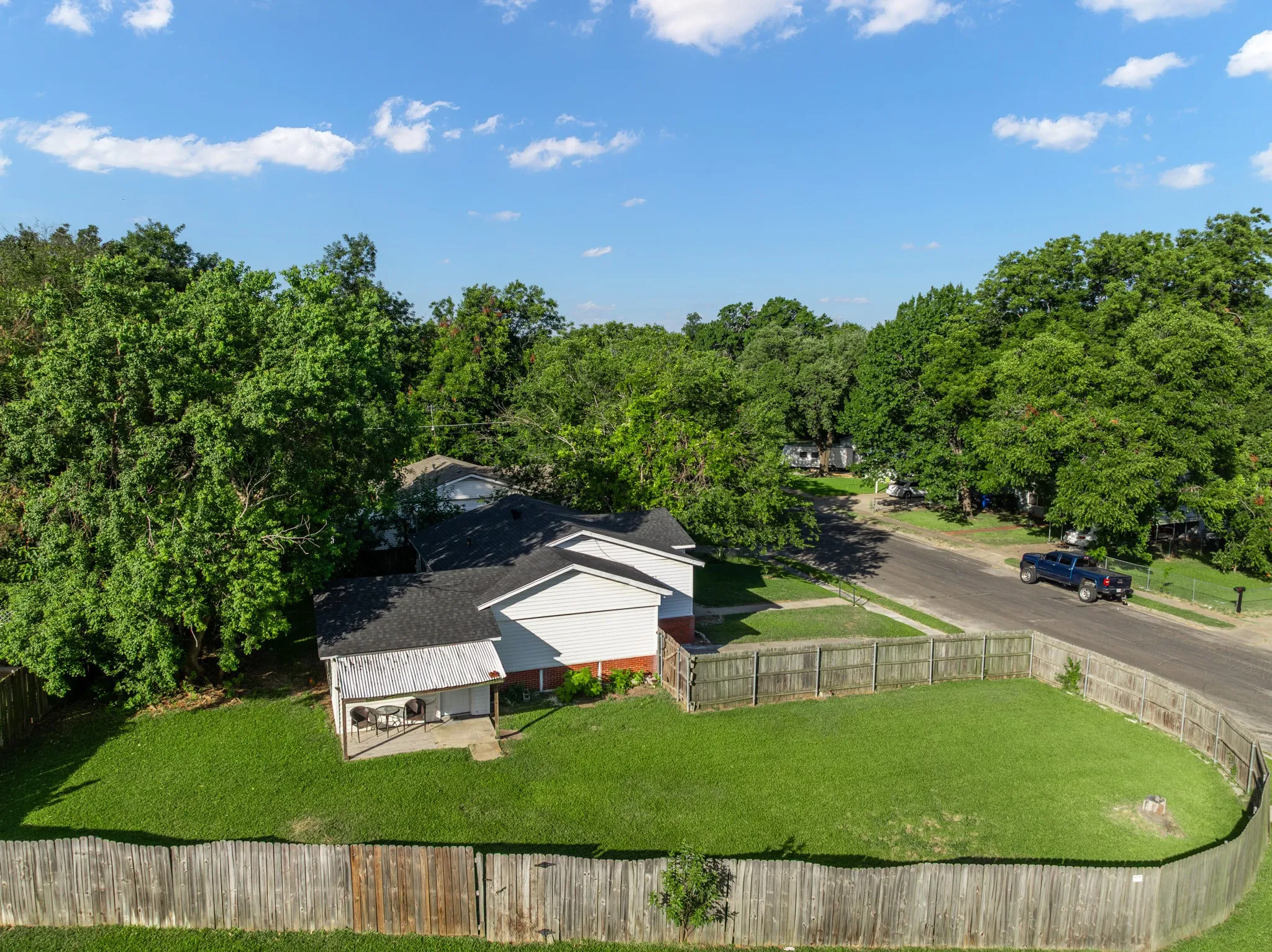 Single Family Residence For Sale in Mc Lennan County , 3804 Belmont Drive, Waco, Texas 76711, 2 Bedroom, 1 Bathroom, Garage spaces, 1,424 Sqft, built in 1954, mls#21327770, Real Estate Agent in Waco, Homes For Sale in Mc Lennan county, Homes For Sale in Waco, Realtor in Waco Texas, Real Estate Brokerage Independent Realty Texas, Luminita Cordes Realtor