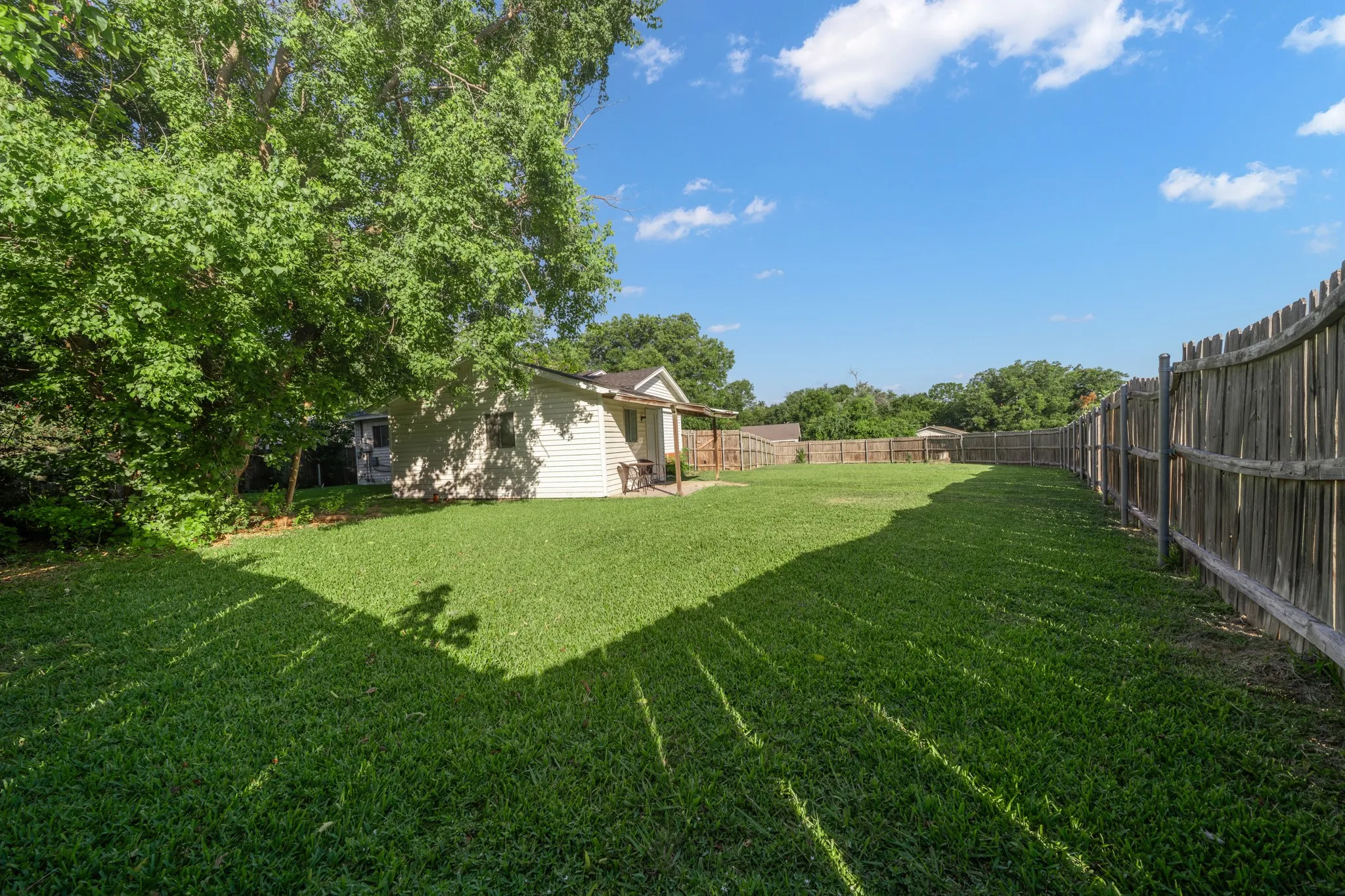 Single Family Residence For Sale in Mc Lennan County , 3804 Belmont Drive, Waco, Texas 76711, 2 Bedroom, 1 Bathroom, Garage spaces, 1,424 Sqft, built in 1954, mls#21327770, Real Estate Agent in Waco, Homes For Sale in Mc Lennan county, Homes For Sale in Waco, Realtor in Waco Texas, Real Estate Brokerage Independent Realty Texas, Luminita Cordes Realtor