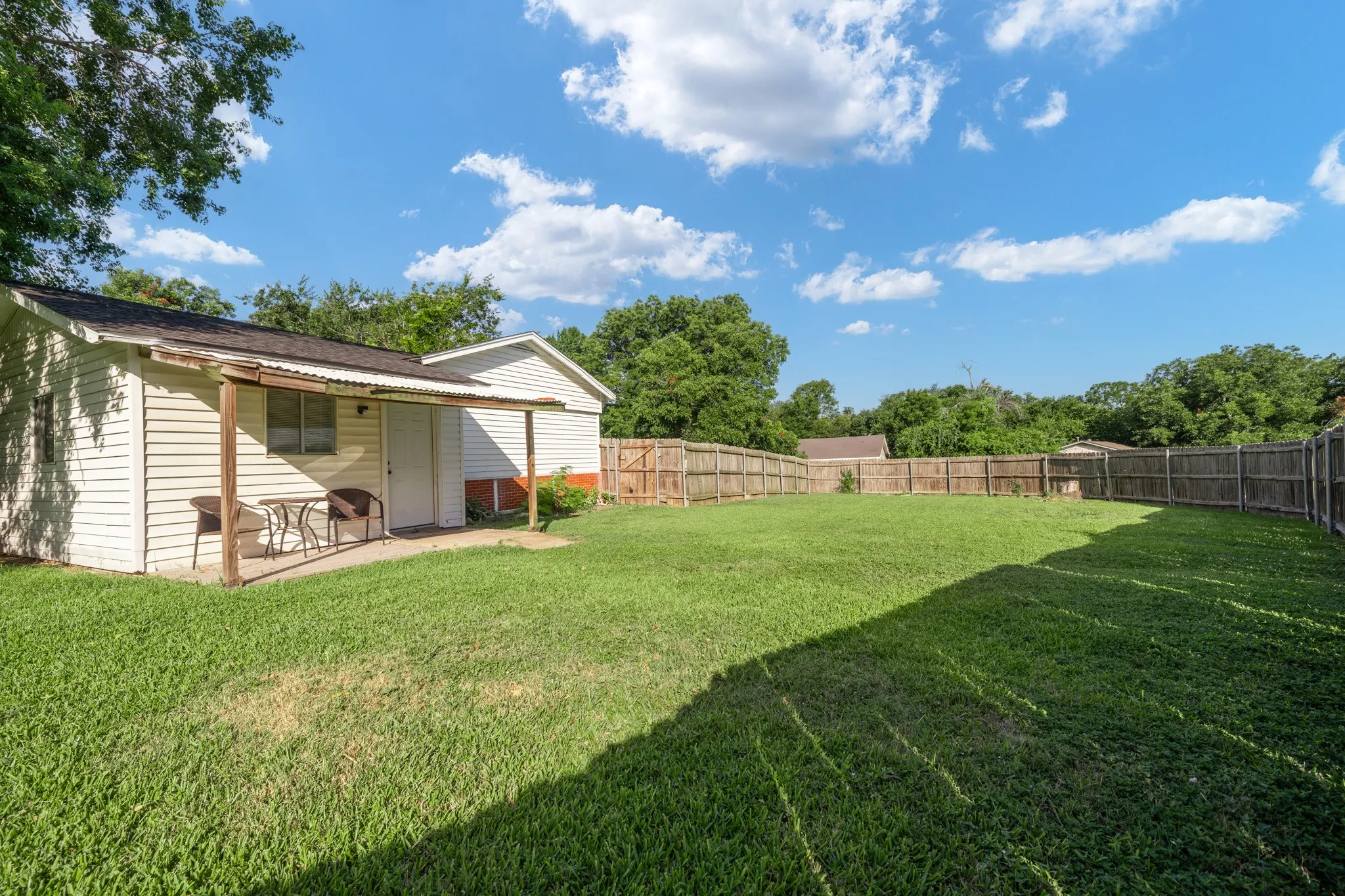 Single Family Residence For Sale in Mc Lennan County , 3804 Belmont Drive, Waco, Texas 76711, 2 Bedroom, 1 Bathroom, Garage spaces, 1,424 Sqft, built in 1954, mls#21327770, Real Estate Agent in Waco, Homes For Sale in Mc Lennan county, Homes For Sale in Waco, Realtor in Waco Texas, Real Estate Brokerage Independent Realty Texas, Luminita Cordes Realtor