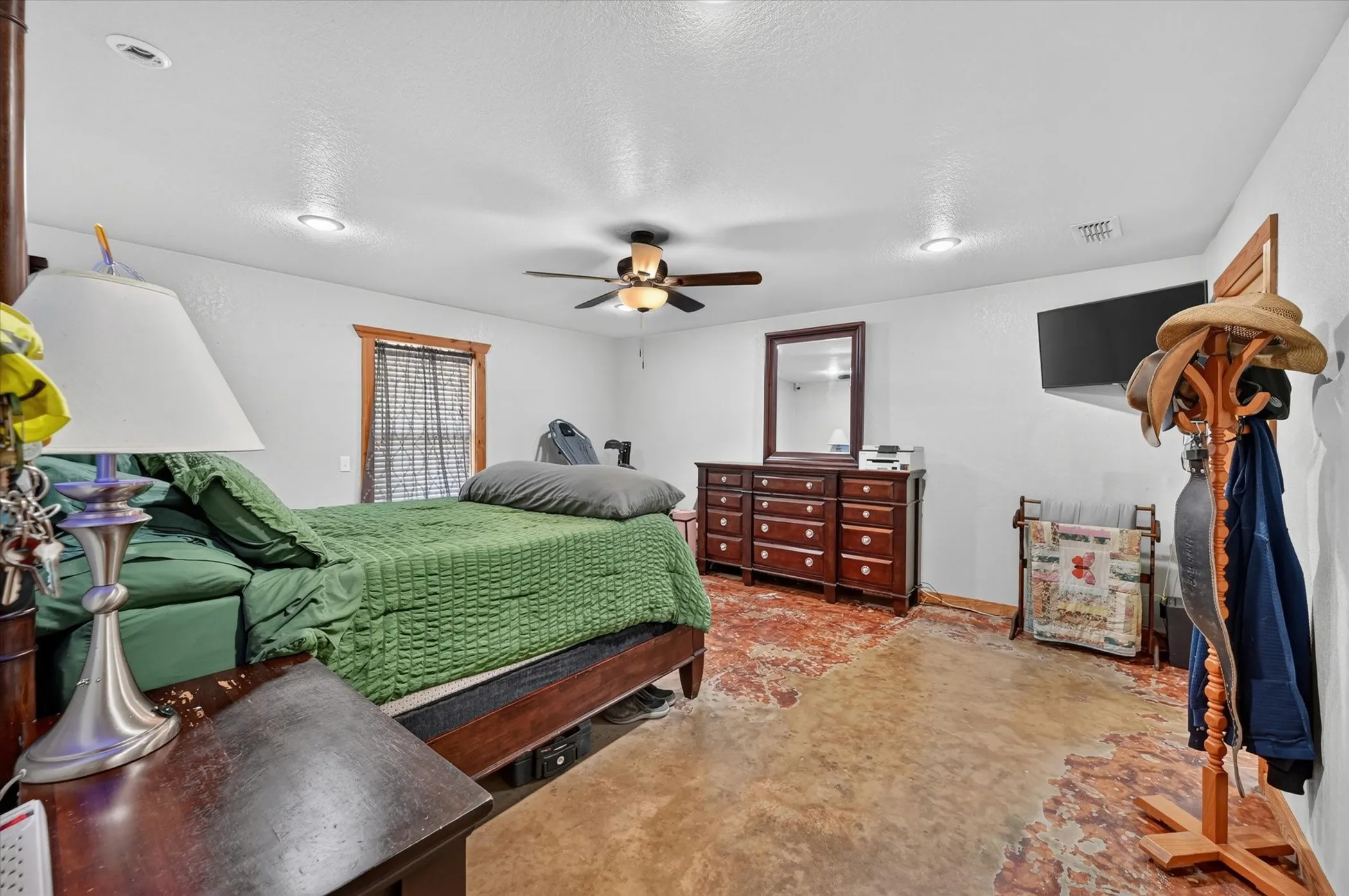 Single Family Residence For Sale in Ellis County , 901 Marion Road, Venus, Texas 76084, 3 Bedroom, 2 Bathroom, Garage spaces, 1,880 Sqft, built in 2004, mls#21313253, Real Estate Agent in Venus, Homes For Sale in Ellis county, Homes For Sale in Venus, Realtor in Venus Texas, Real Estate Brokerage Independent Realty Texas, Luminita Cordes Realtor