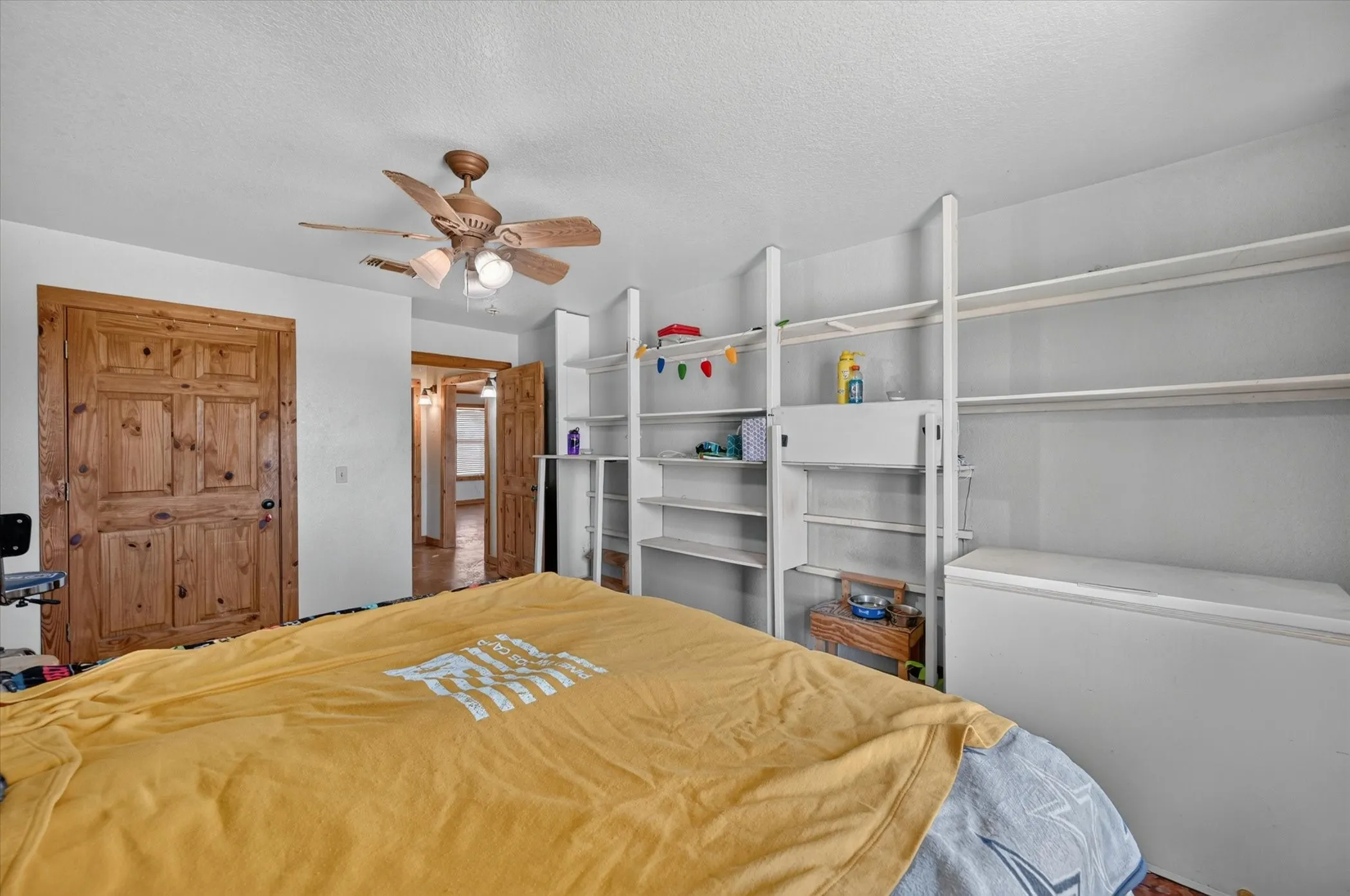 Single Family Residence For Sale in Ellis County , 901 Marion Road, Venus, Texas 76084, 3 Bedroom, 2 Bathroom, Garage spaces, 1,880 Sqft, built in 2004, mls#21313253, Real Estate Agent in Venus, Homes For Sale in Ellis county, Homes For Sale in Venus, Realtor in Venus Texas, Real Estate Brokerage Independent Realty Texas, Luminita Cordes Realtor