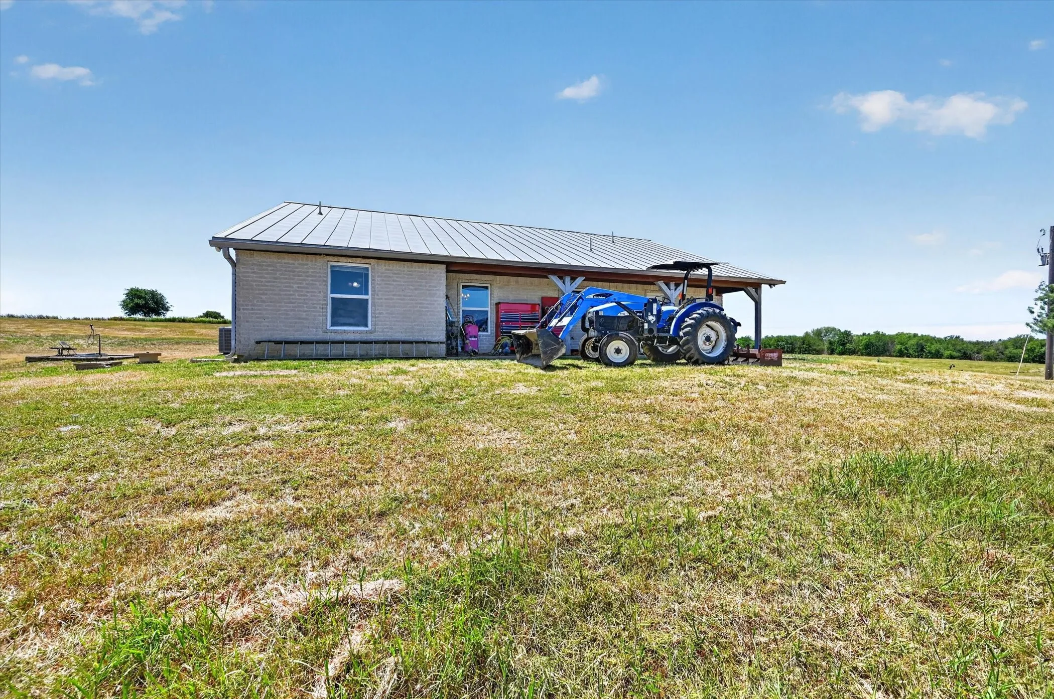 Single Family Residence For Sale in Ellis County , 901 Marion Road, Venus, Texas 76084, 3 Bedroom, 2 Bathroom, Garage spaces, 1,880 Sqft, built in 2004, mls#21313253, Real Estate Agent in Venus, Homes For Sale in Ellis county, Homes For Sale in Venus, Realtor in Venus Texas, Real Estate Brokerage Independent Realty Texas, Luminita Cordes Realtor